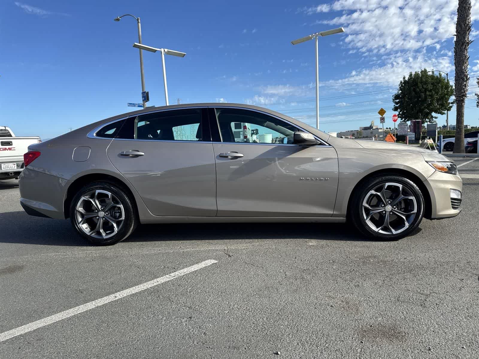 Thumbnail: 2023 Chevrolet Malibu - 3