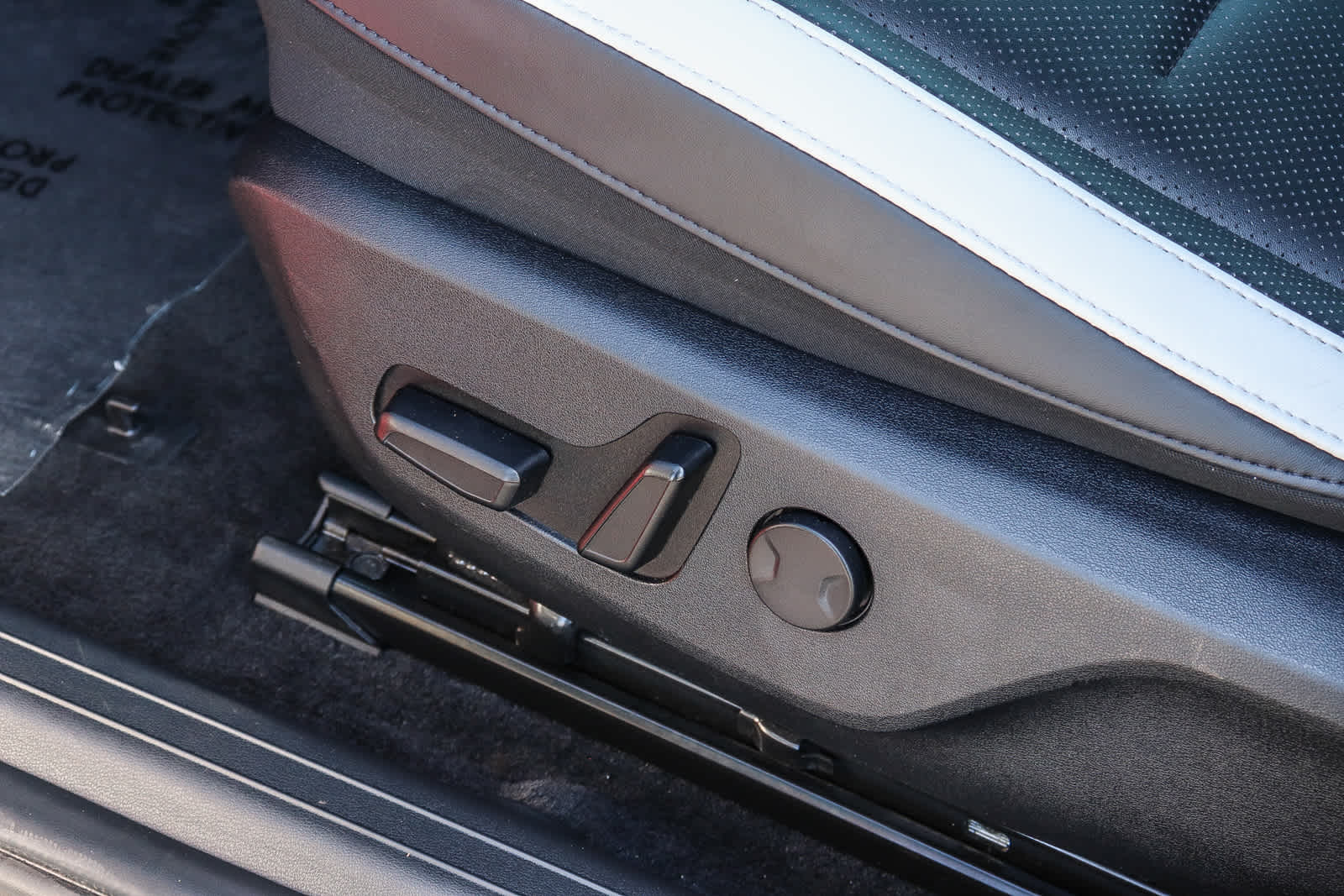 Thumbnail: 2022 Kia EV6 - 25