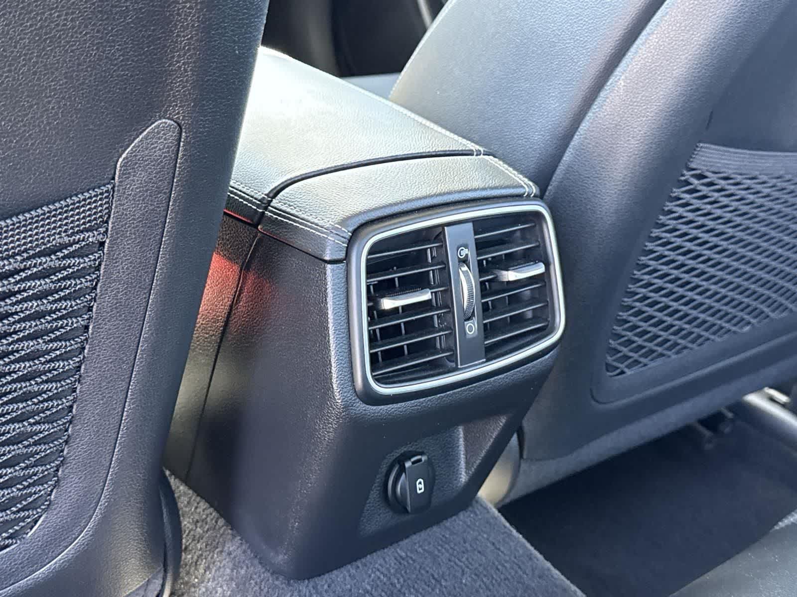 Thumbnail: 2023 Genesis G70 - 27