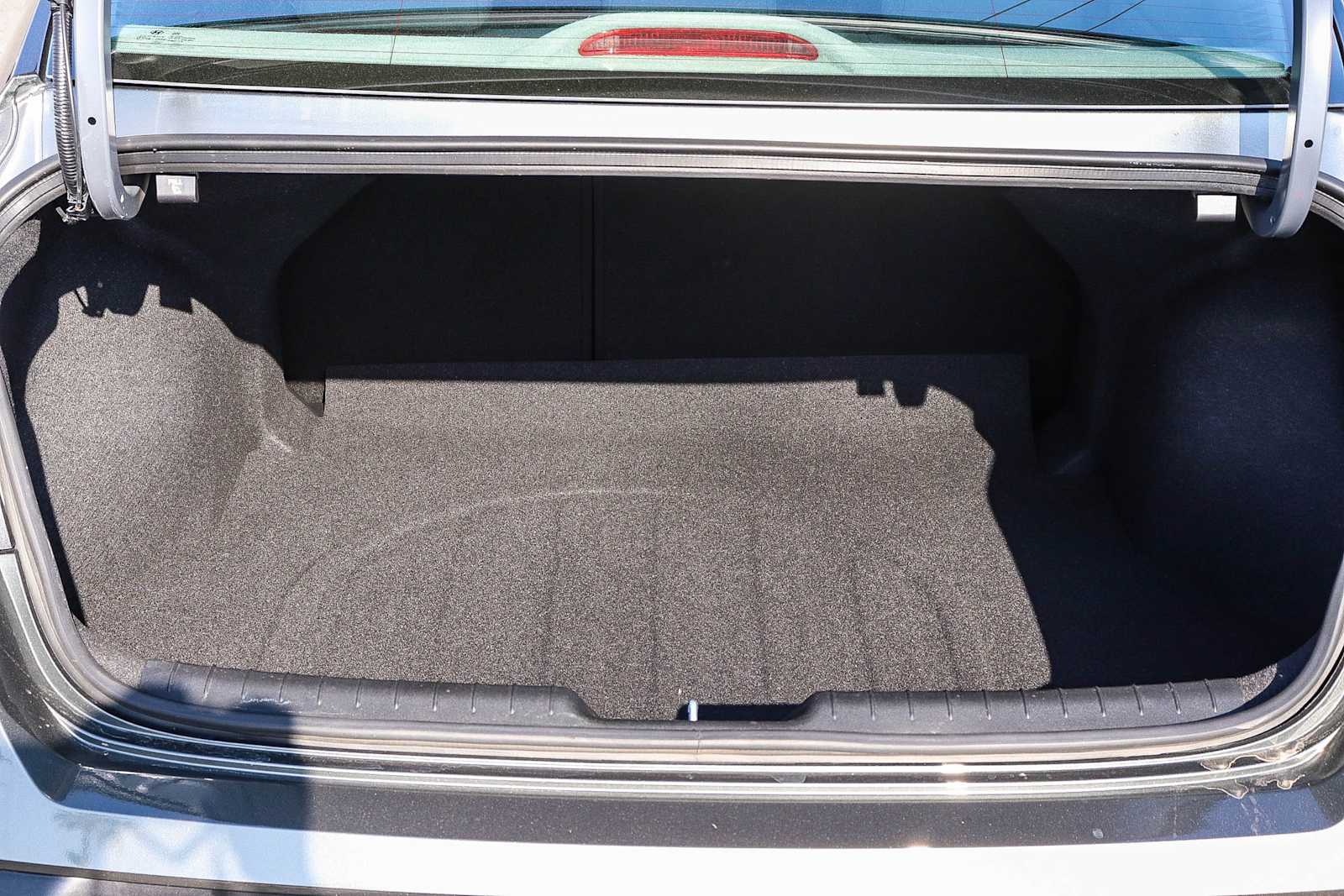 Thumbnail: 2025 Hyundai Elantra - 19