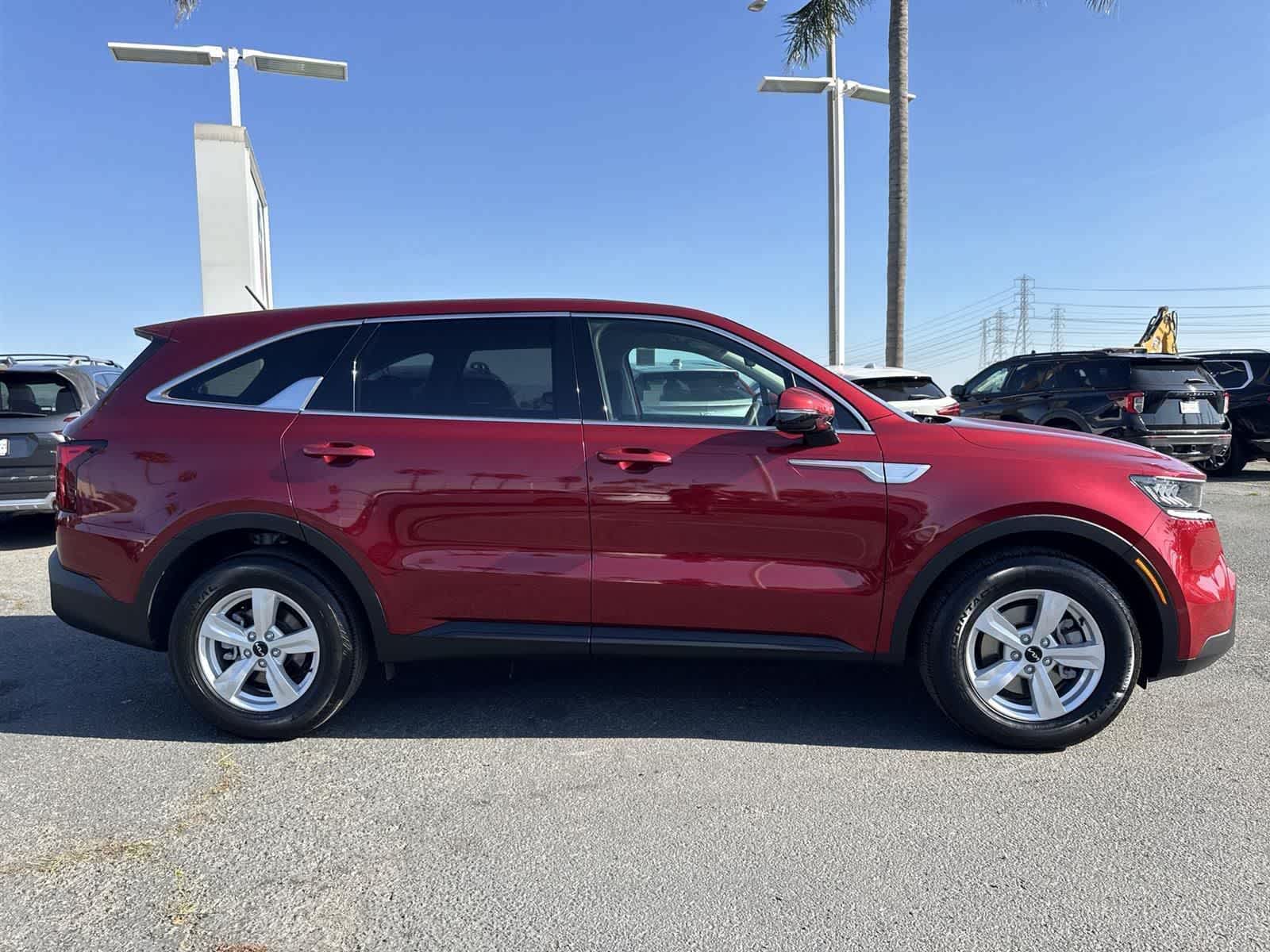 Thumbnail: 2023 Kia Sorento - 7