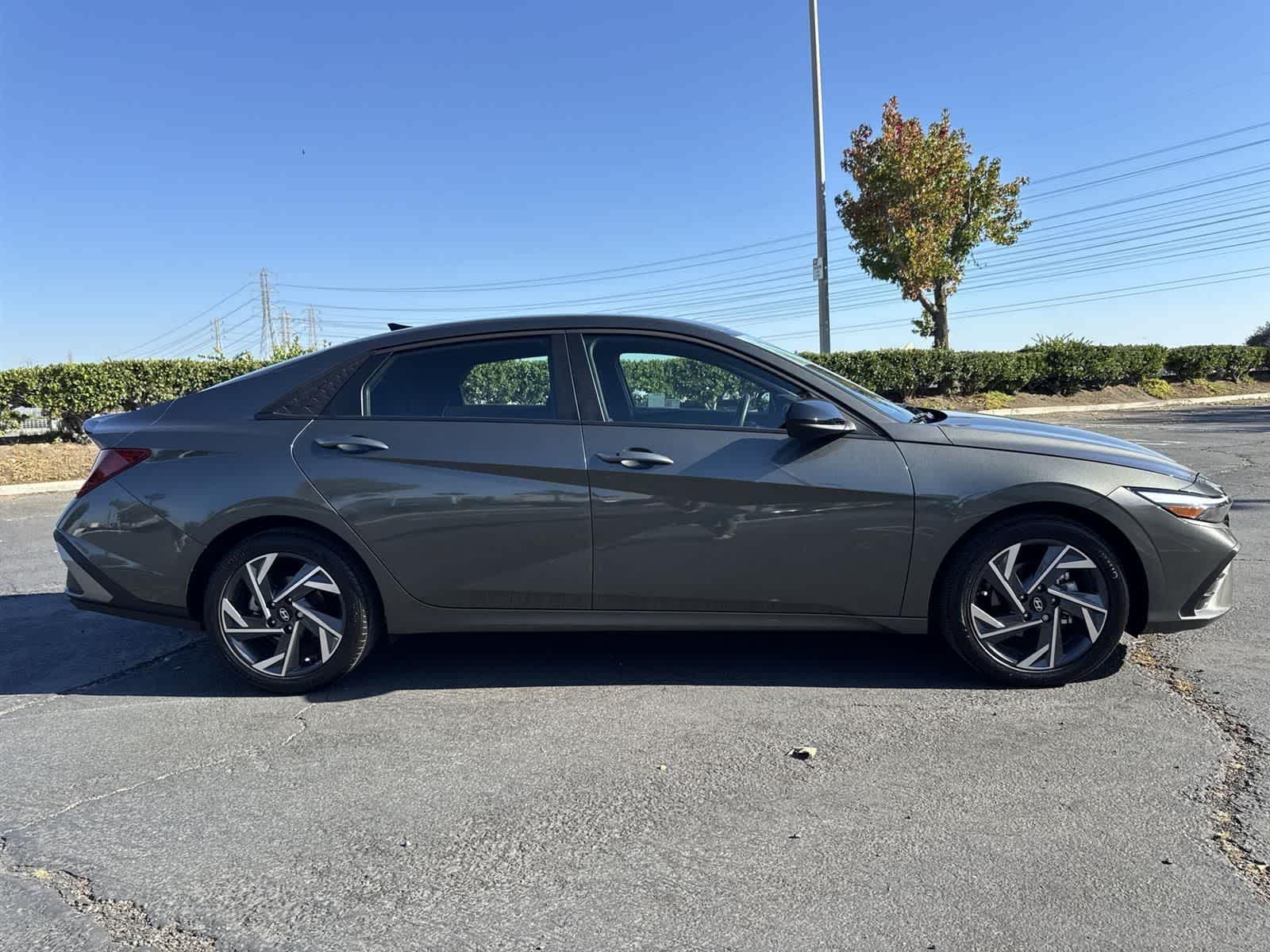 Thumbnail: 2025 Hyundai Elantra - 3