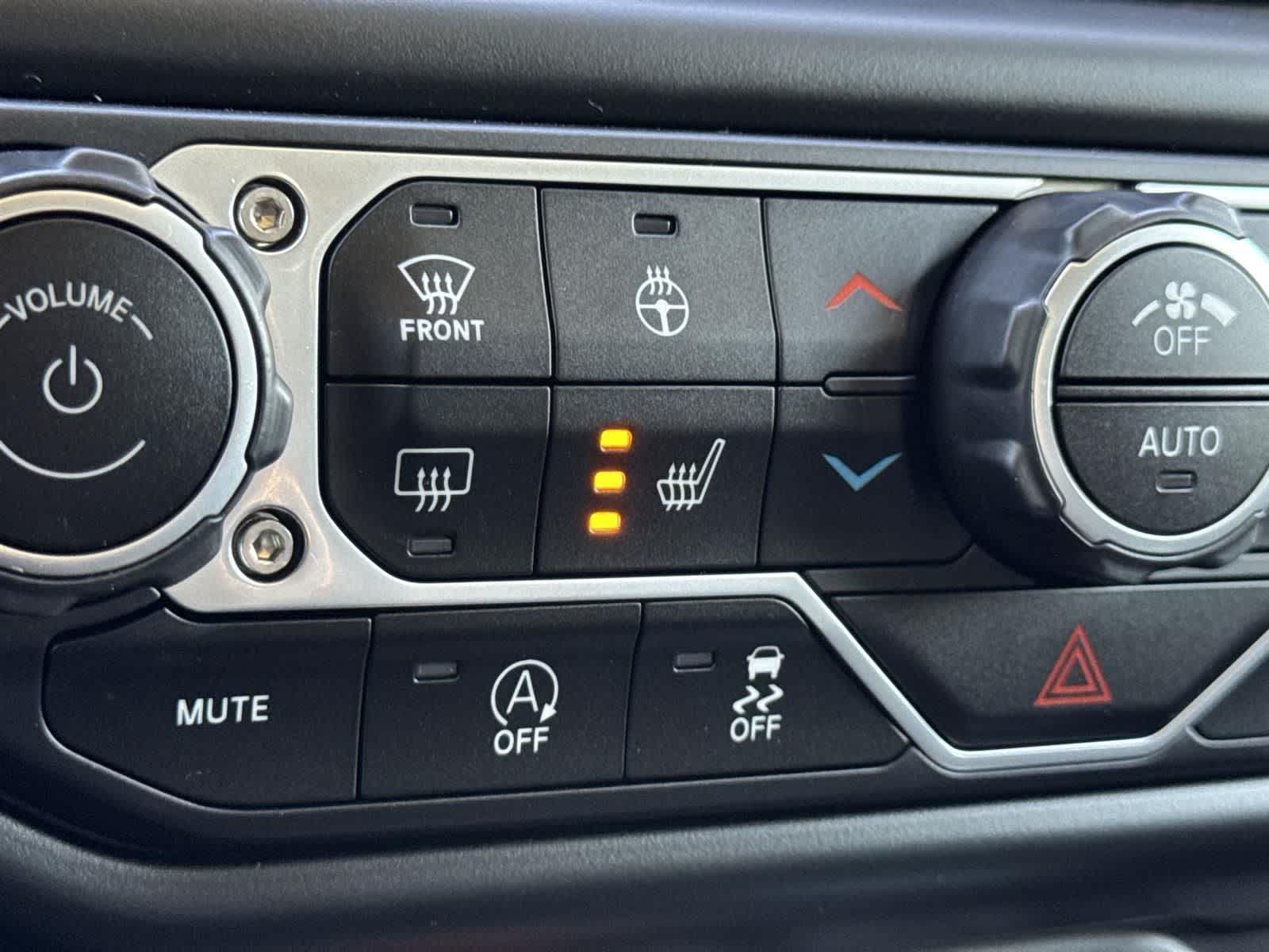 Thumbnail: 2023 Jeep Gladiator - 19