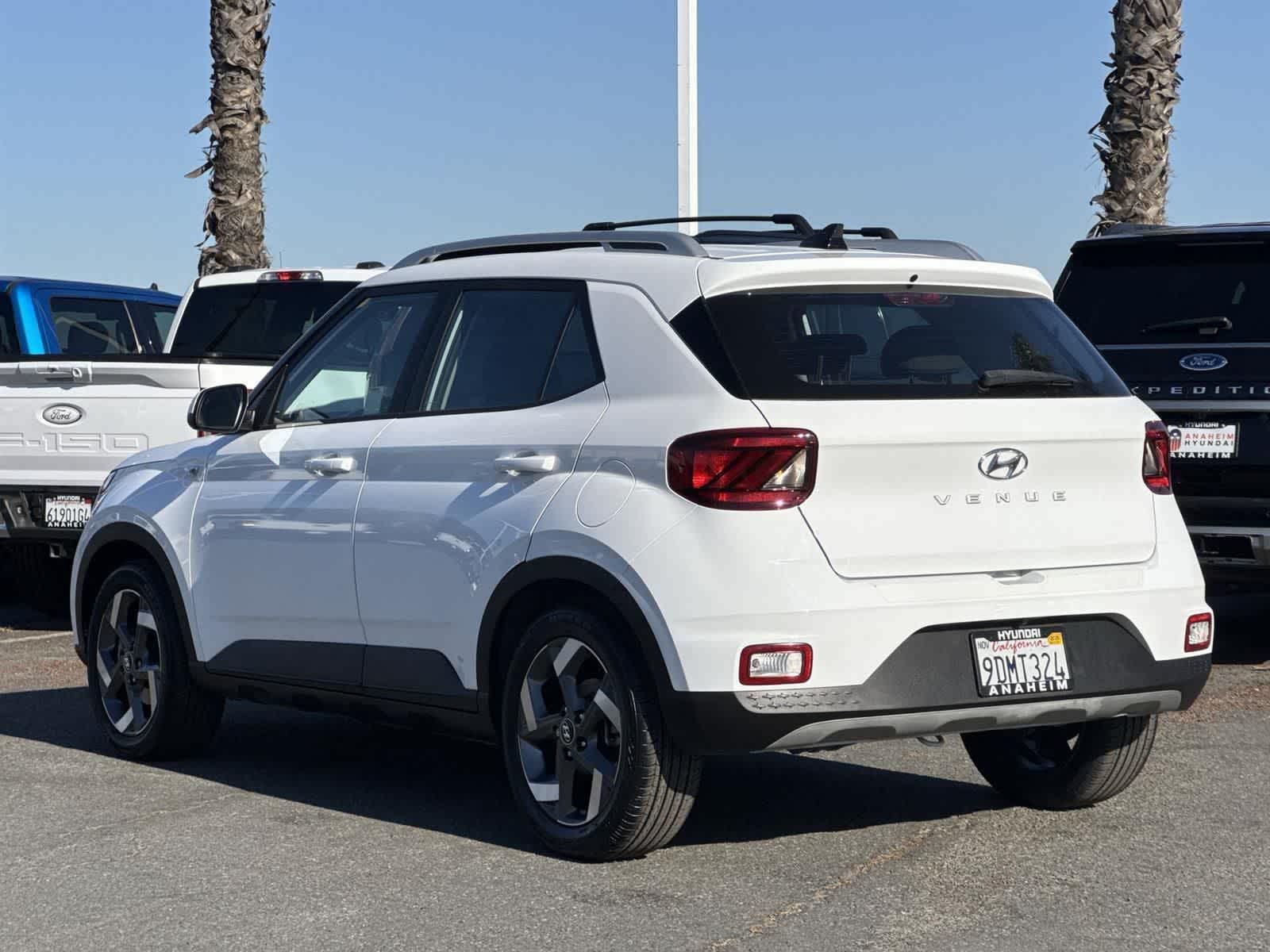 Thumbnail: 2022 Hyundai Venue - 4