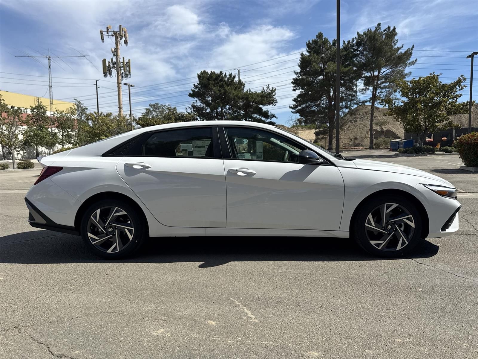Thumbnail: 2025 Hyundai Elantra - 3