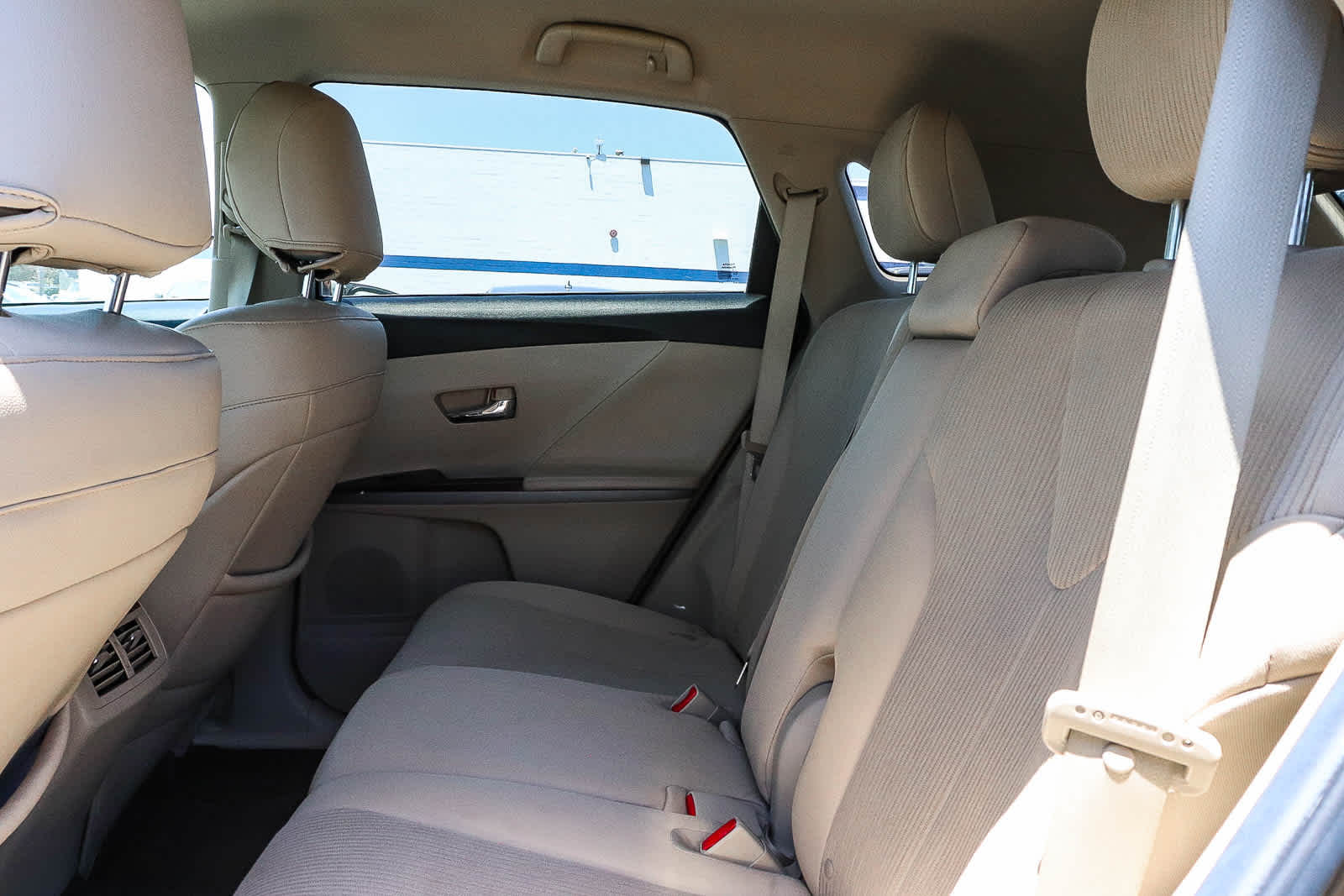 Thumbnail: 2013 Toyota Venza - 18