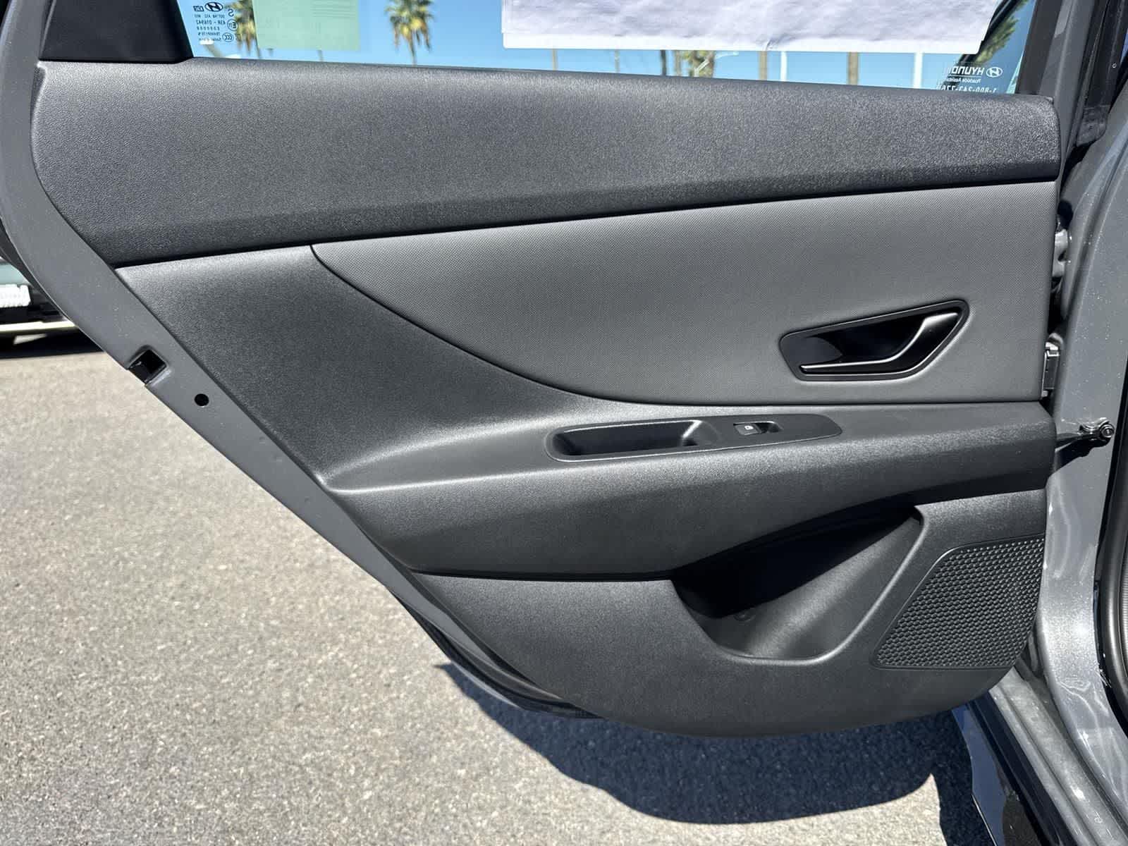 Thumbnail: 2025 Hyundai Elantra - 32