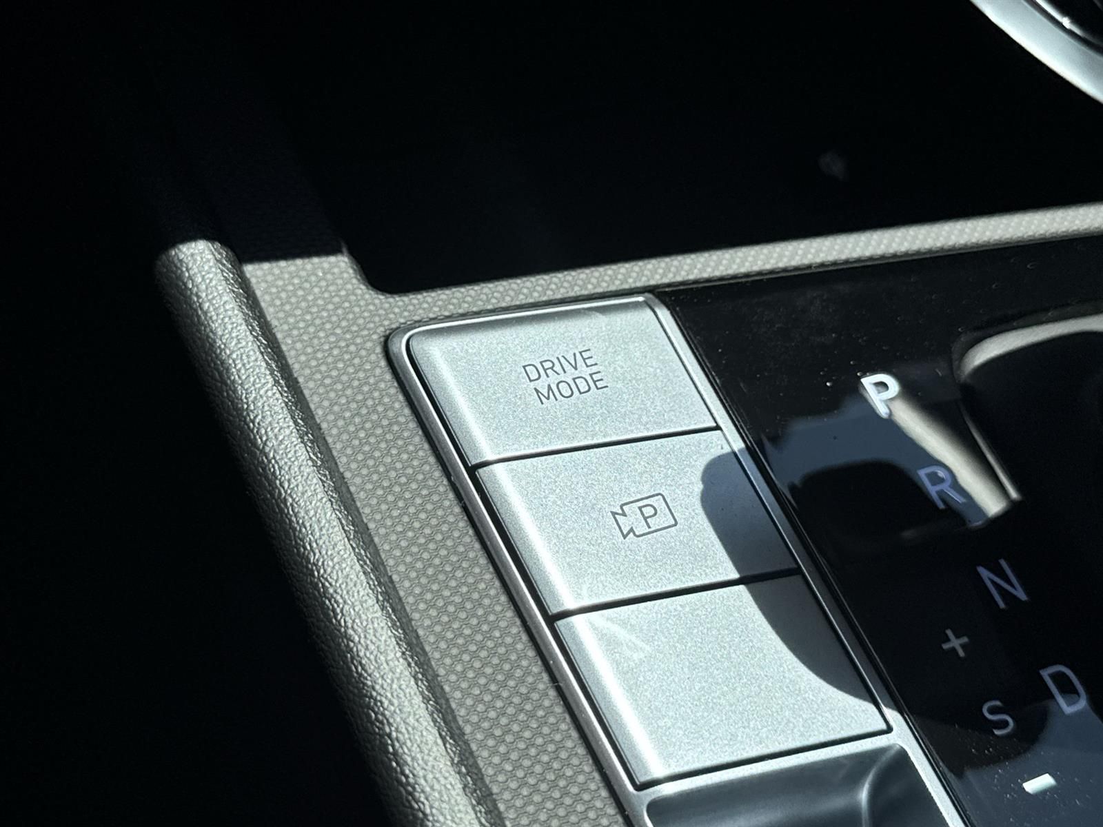 Thumbnail: 2025 Hyundai Elantra - 25