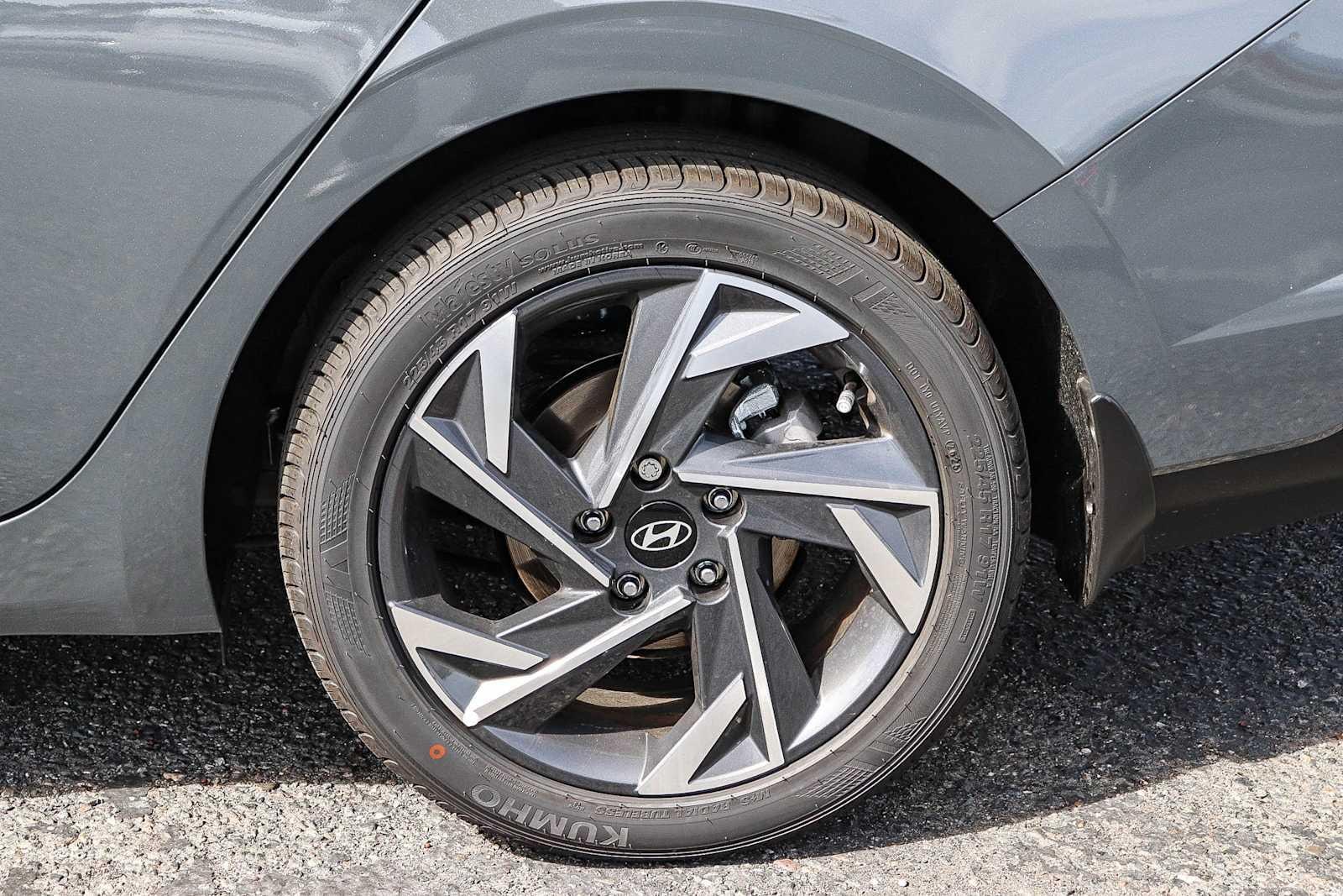 Thumbnail: 2025 Hyundai Elantra - 11