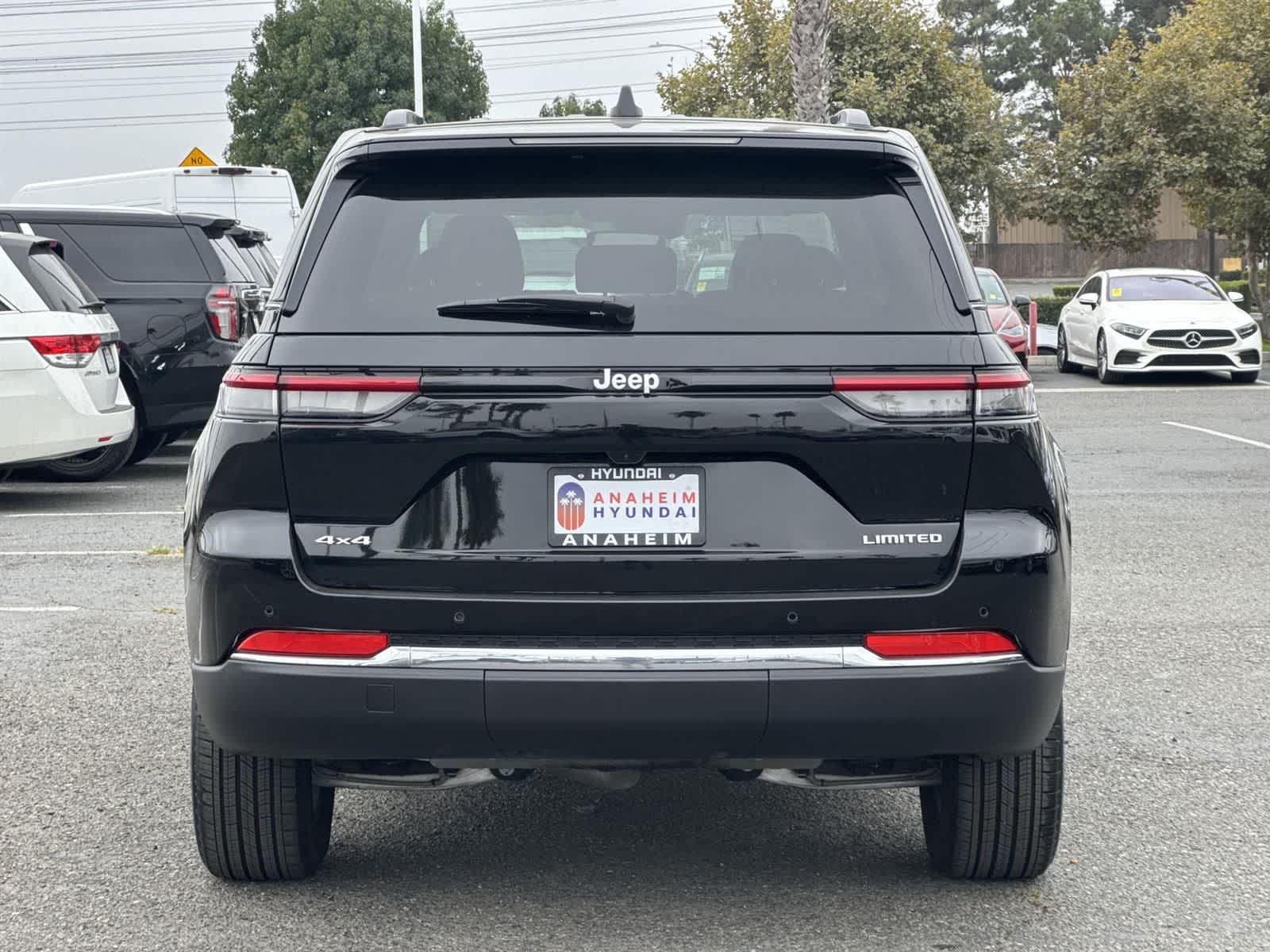 Thumbnail: 2024 Jeep Grand Cherokee - 4