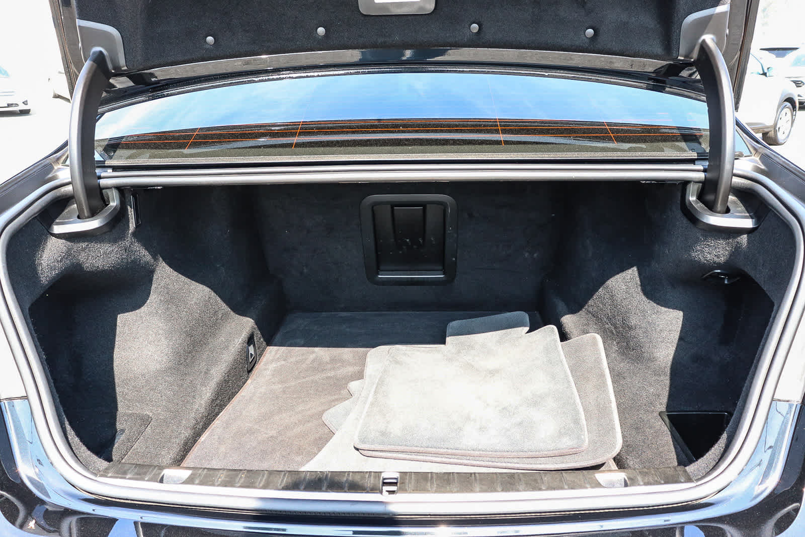 Thumbnail: 2021 BMW 7 Series - 25