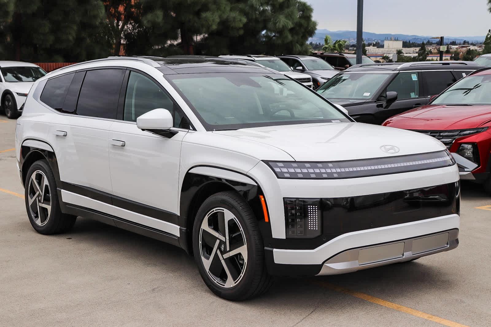 Thumbnail: 2026 Hyundai Ioniq - 3