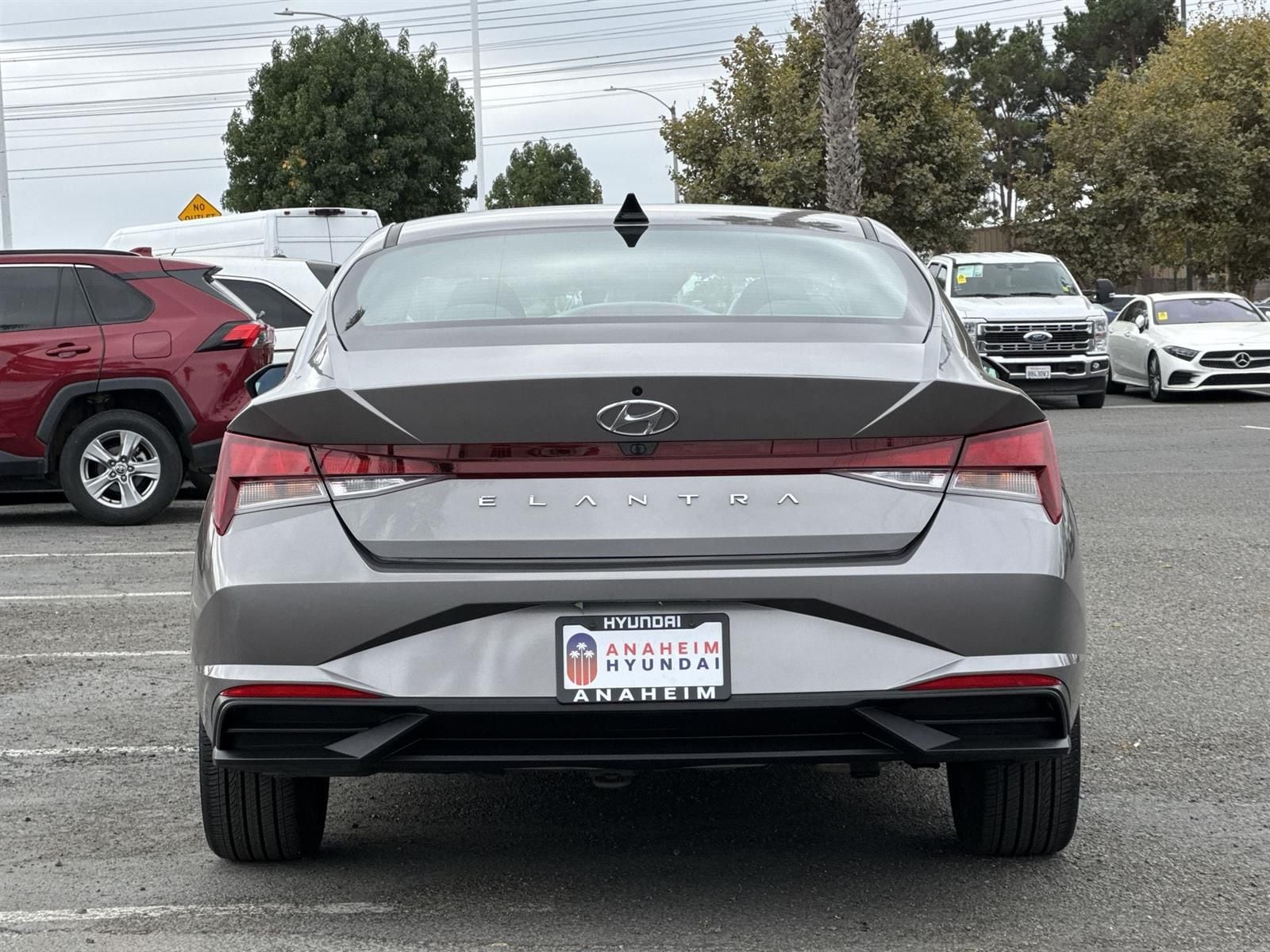 Thumbnail: 2023 Hyundai Elantra - 4