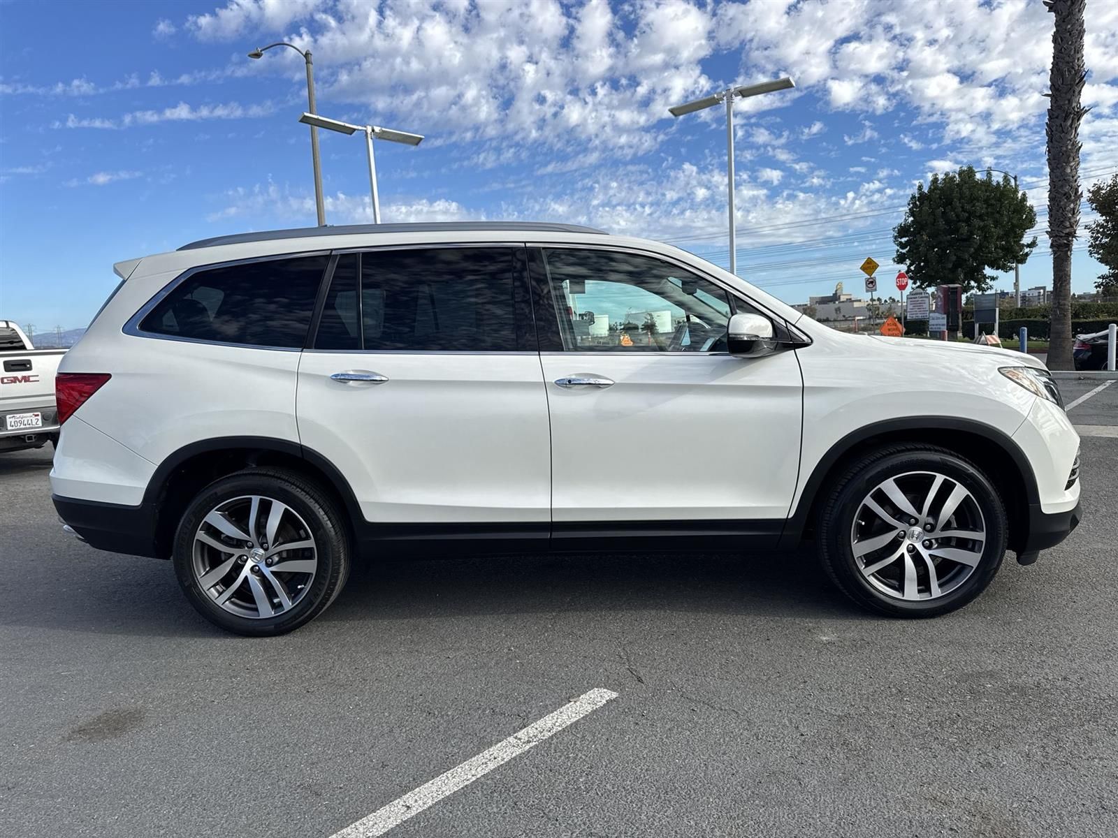 Thumbnail: 2017 Honda Pilot - 3