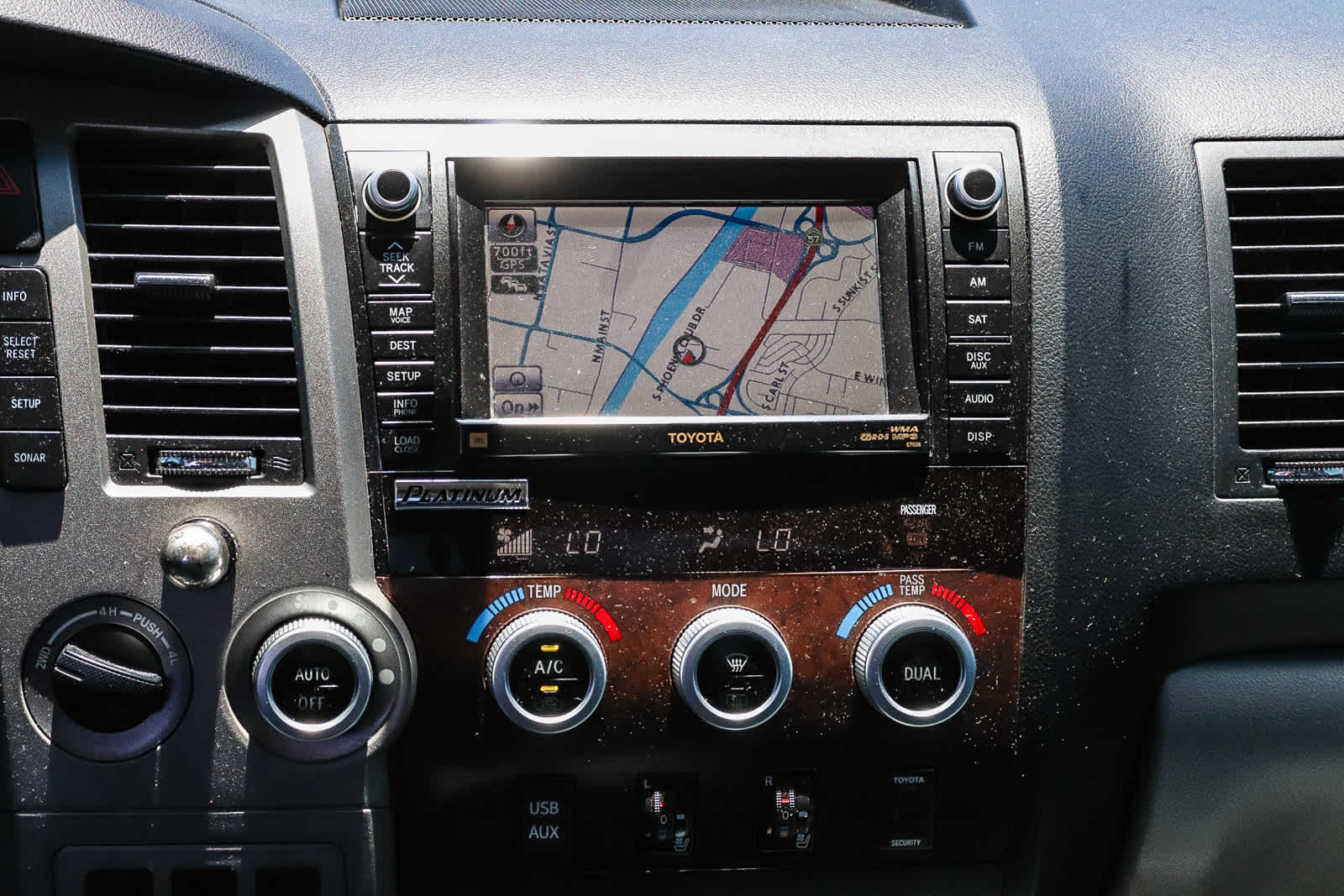 Thumbnail: 2010 Toyota Tundra - 23