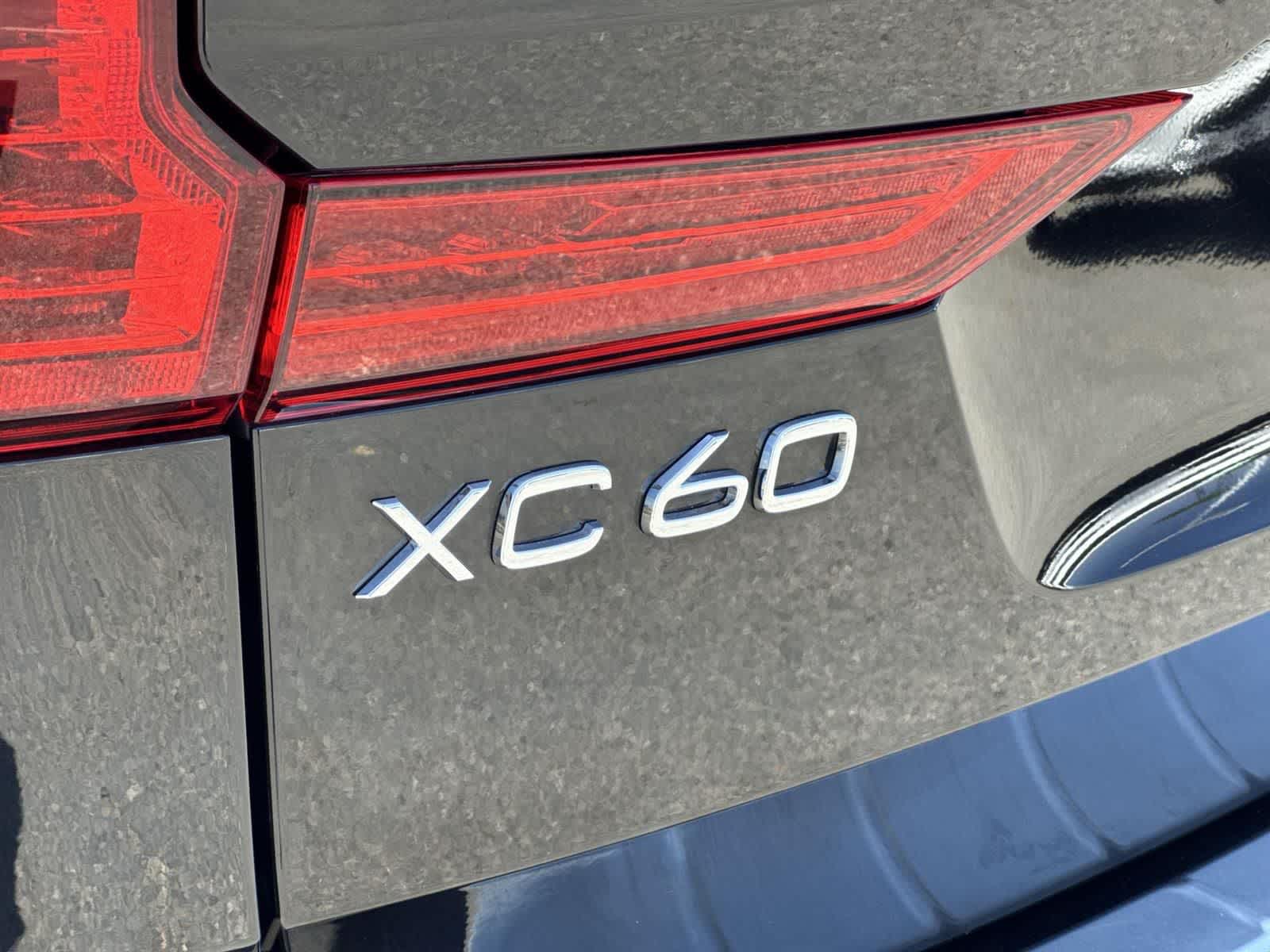 Thumbnail: 2023 Volvo XC60 - 35