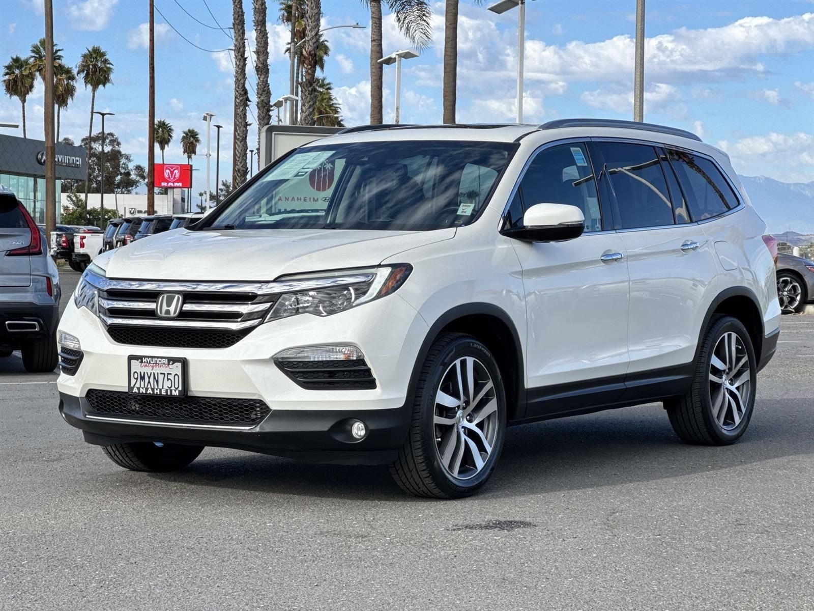 Thumbnail: 2017 Honda Pilot - 6