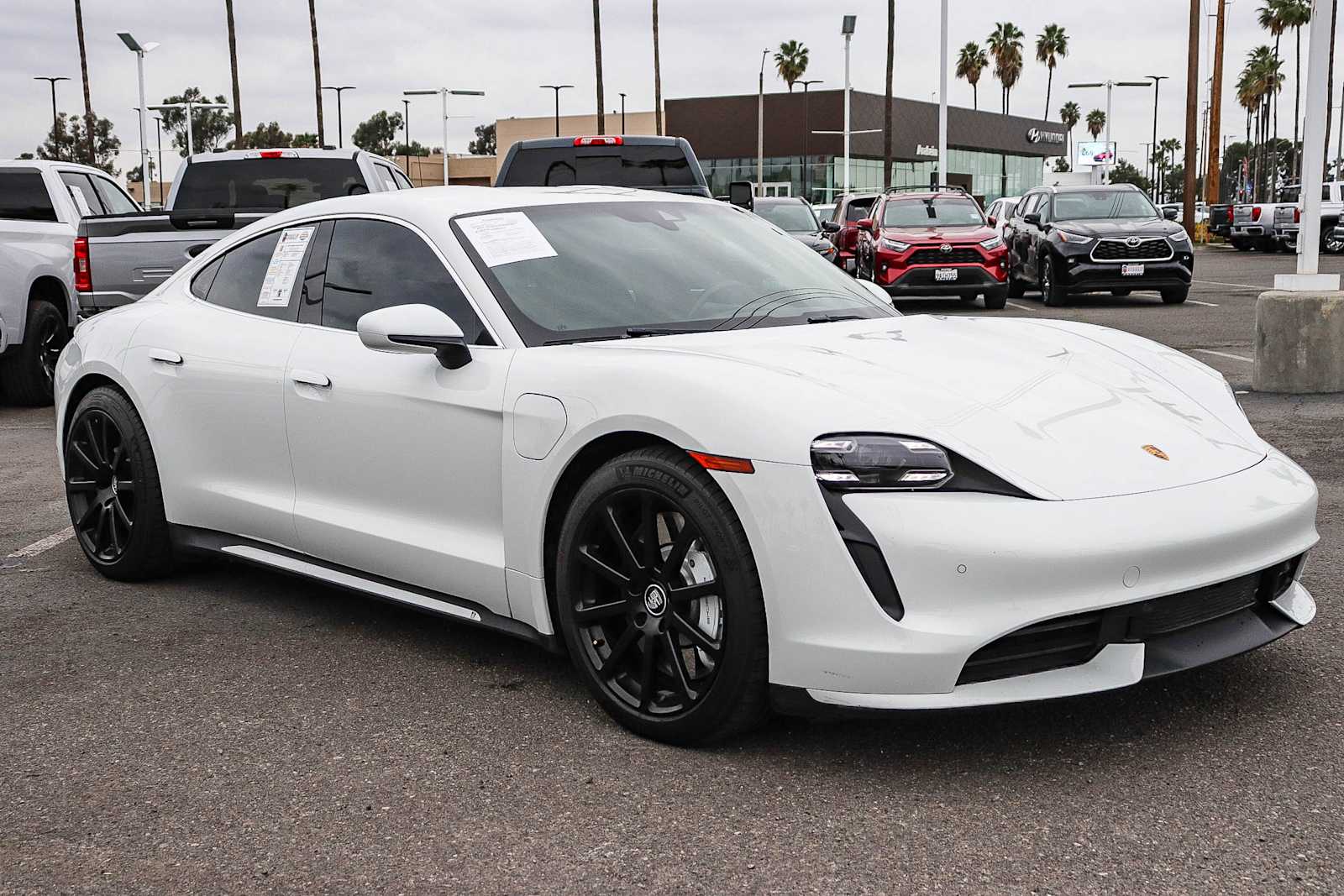 Thumbnail: 2021 Porsche Taycan - 3