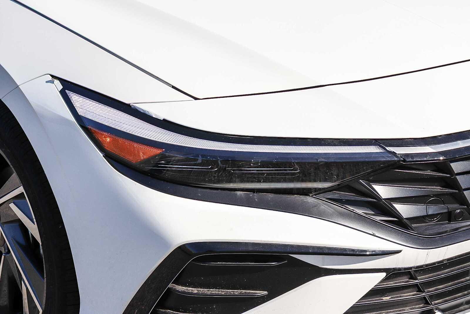 Thumbnail: 2025 Hyundai Elantra - 4