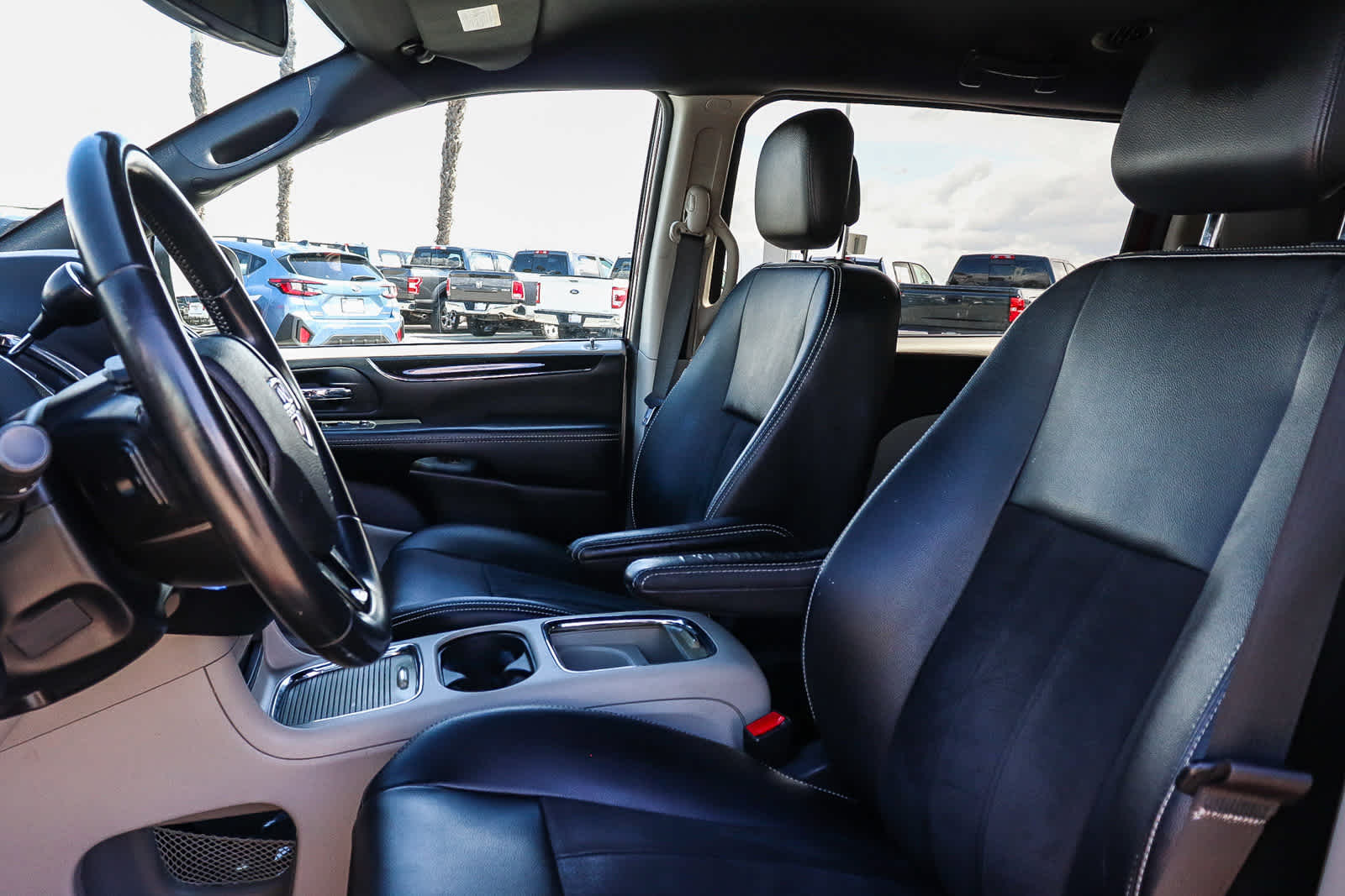 Thumbnail: 2019 Dodge Grand Caravan - 25