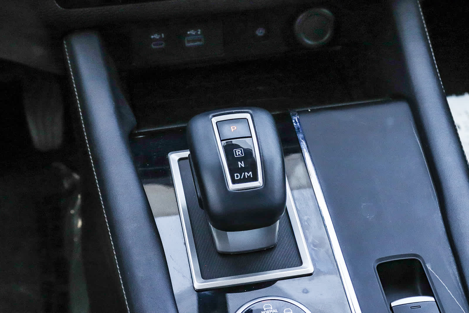 Thumbnail: 2024 Mitsubishi Outlander - 24
