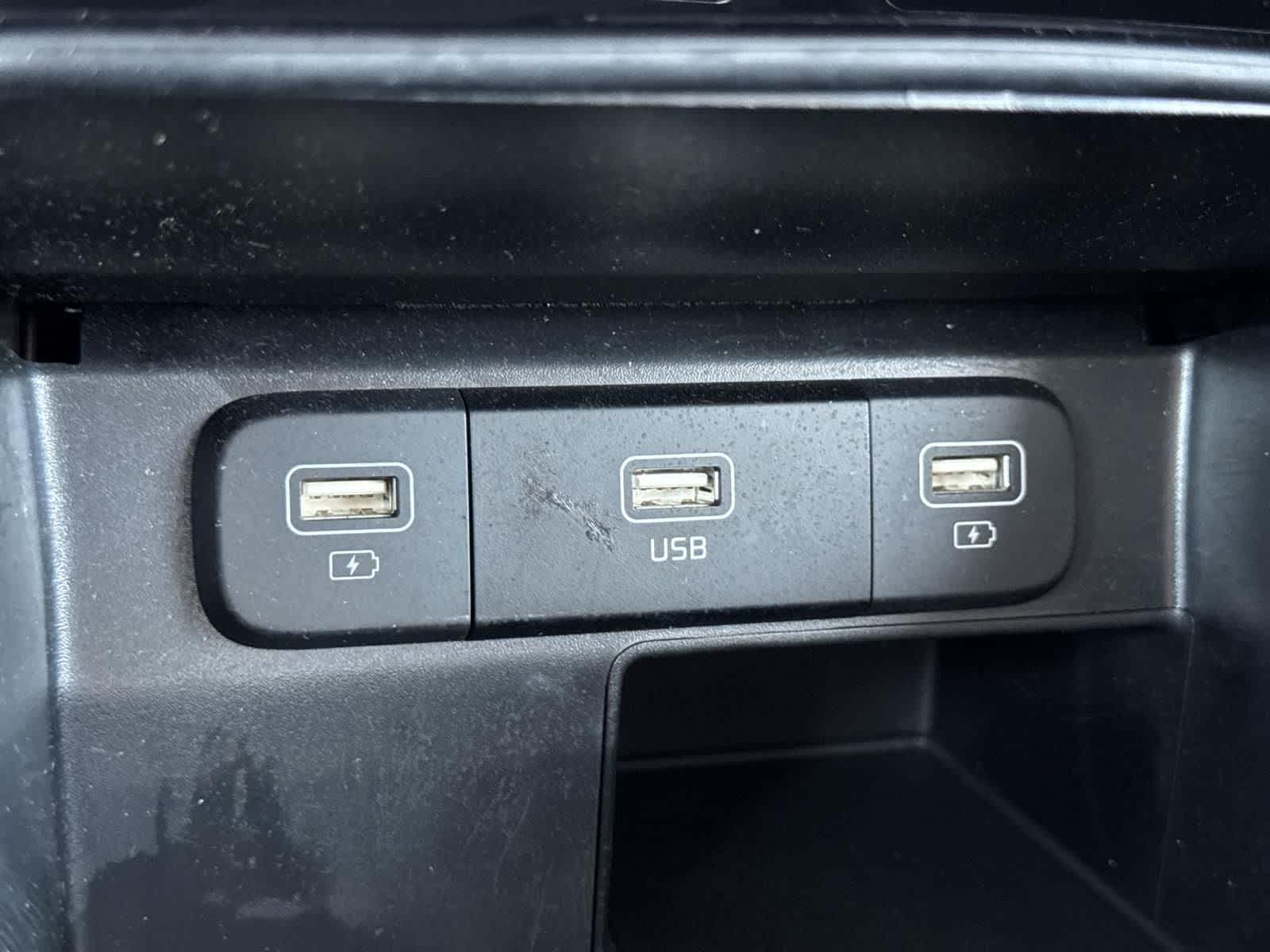 Thumbnail: 2023 Kia Sorento - 35