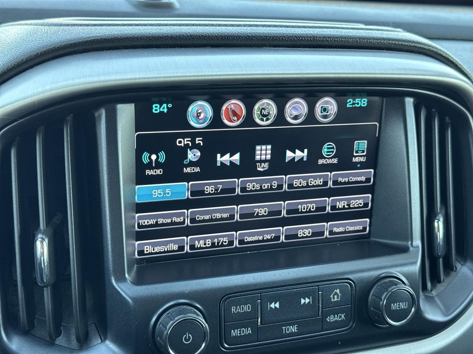 Thumbnail: 2018 GMC Canyon - 16