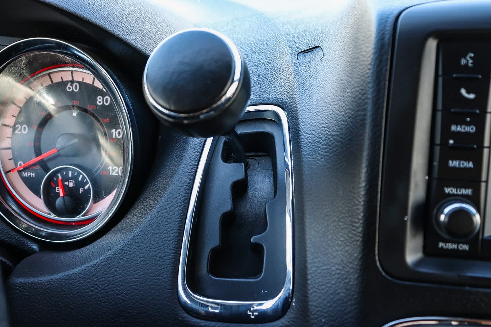 Thumbnail: 2019 Dodge Grand Caravan - 30