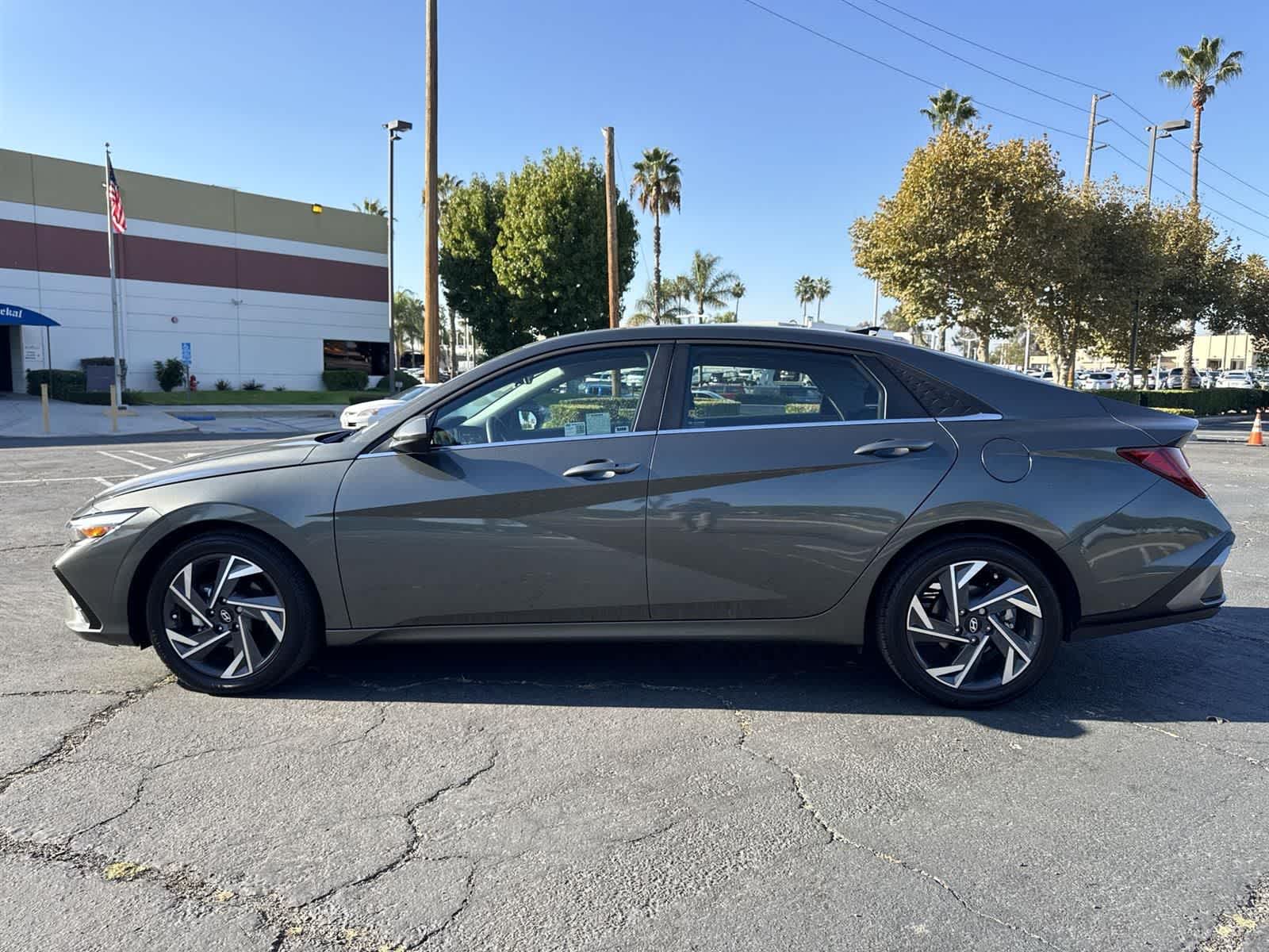 Thumbnail: 2025 Hyundai Elantra - 5