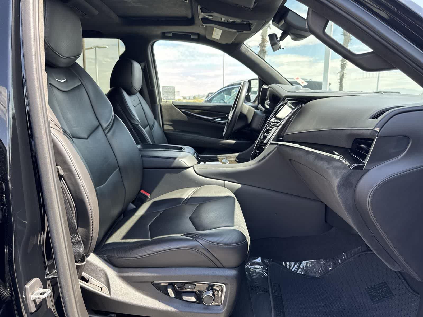 Thumbnail: 2020 Cadillac Escalade - 41