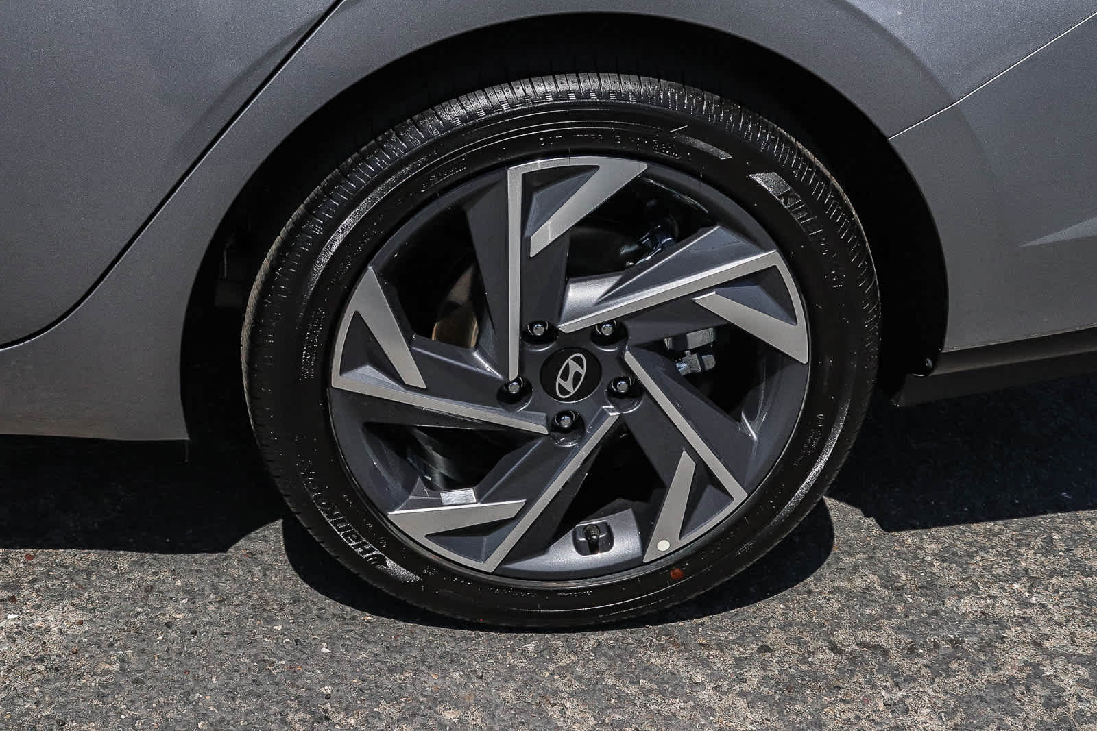 2026 Hyundai Elantra Limited - Photo 13