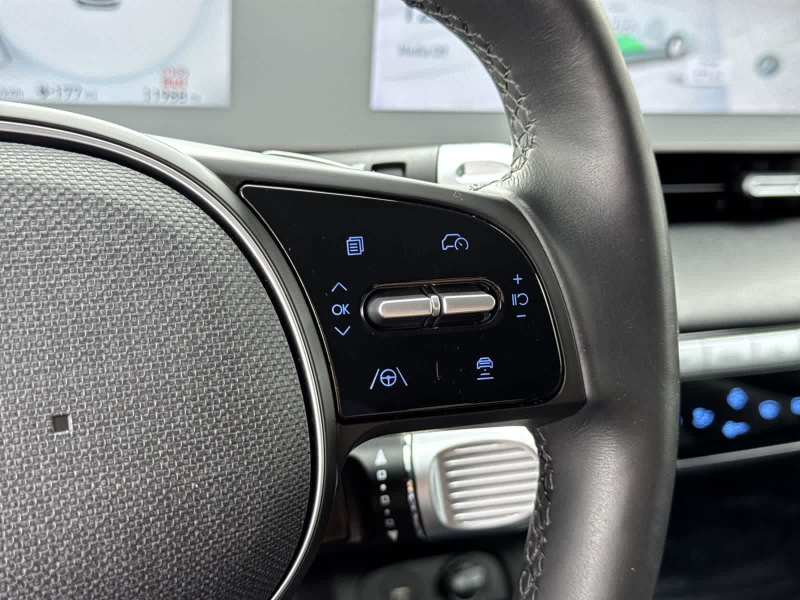 Thumbnail: 2023 Hyundai Ioniq 5 - 11