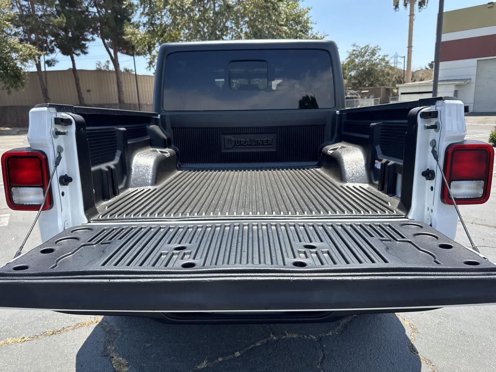 Thumbnail: 2023 Jeep Gladiator - 26