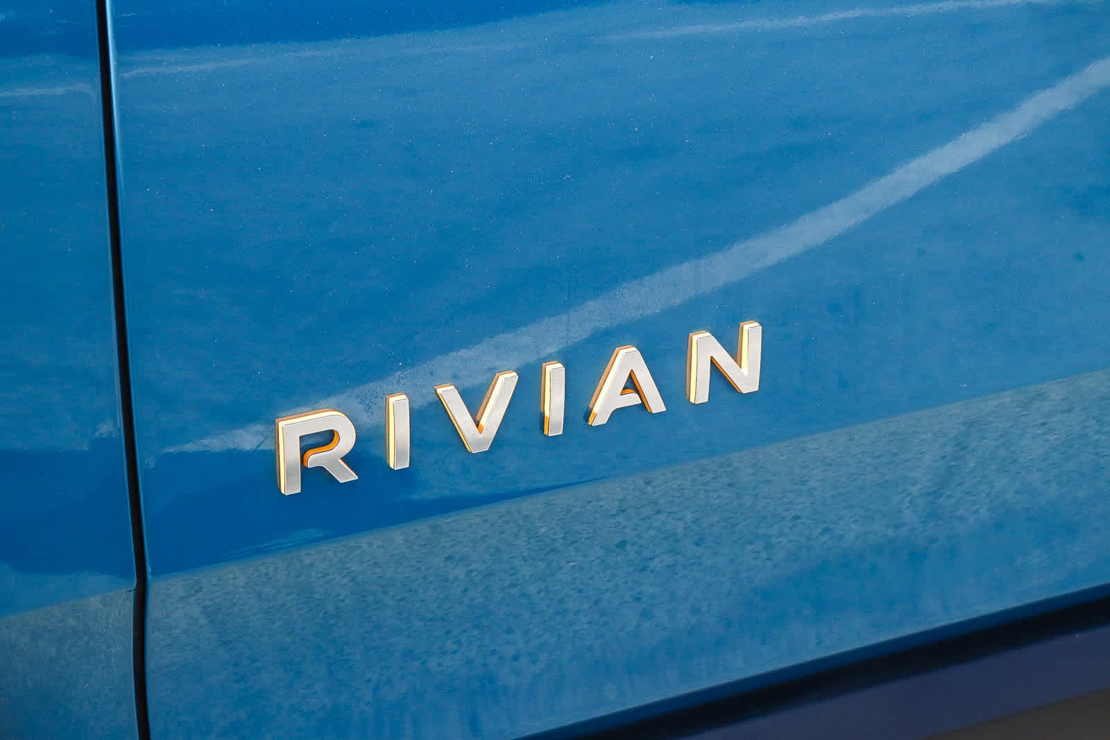 Thumbnail: 2023 Rivian R1S - 13
