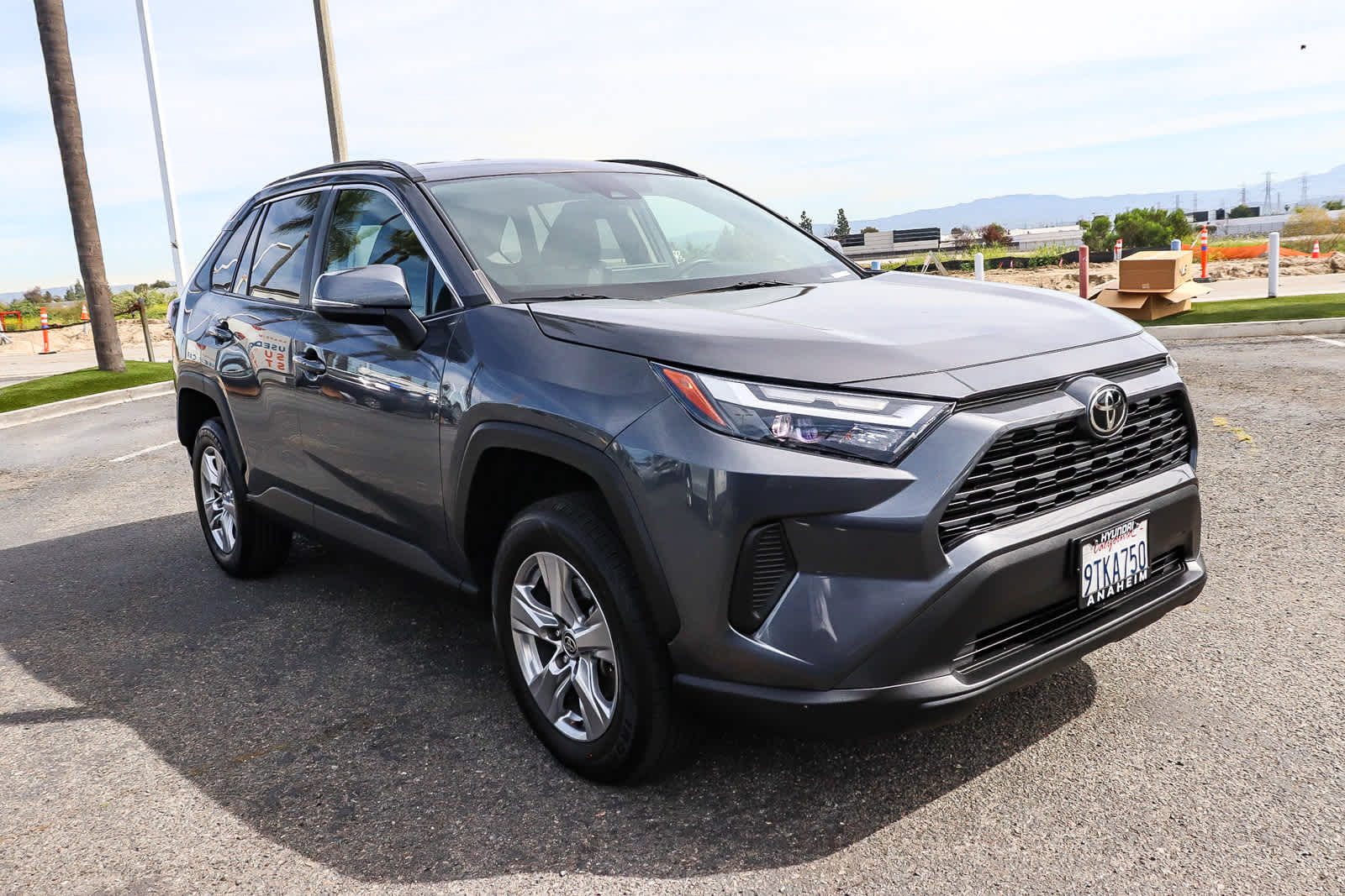 2023 Toyota RAV4 XLE photo 2