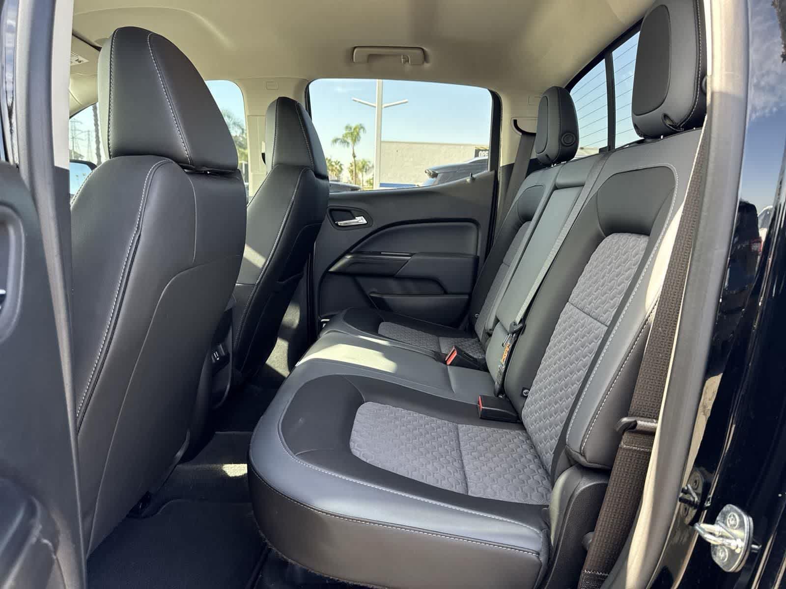 Thumbnail: 2022 Chevrolet Colorado - 18