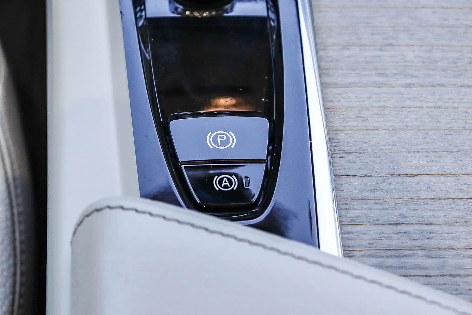 Thumbnail: 2023 Volvo XC60 - 22