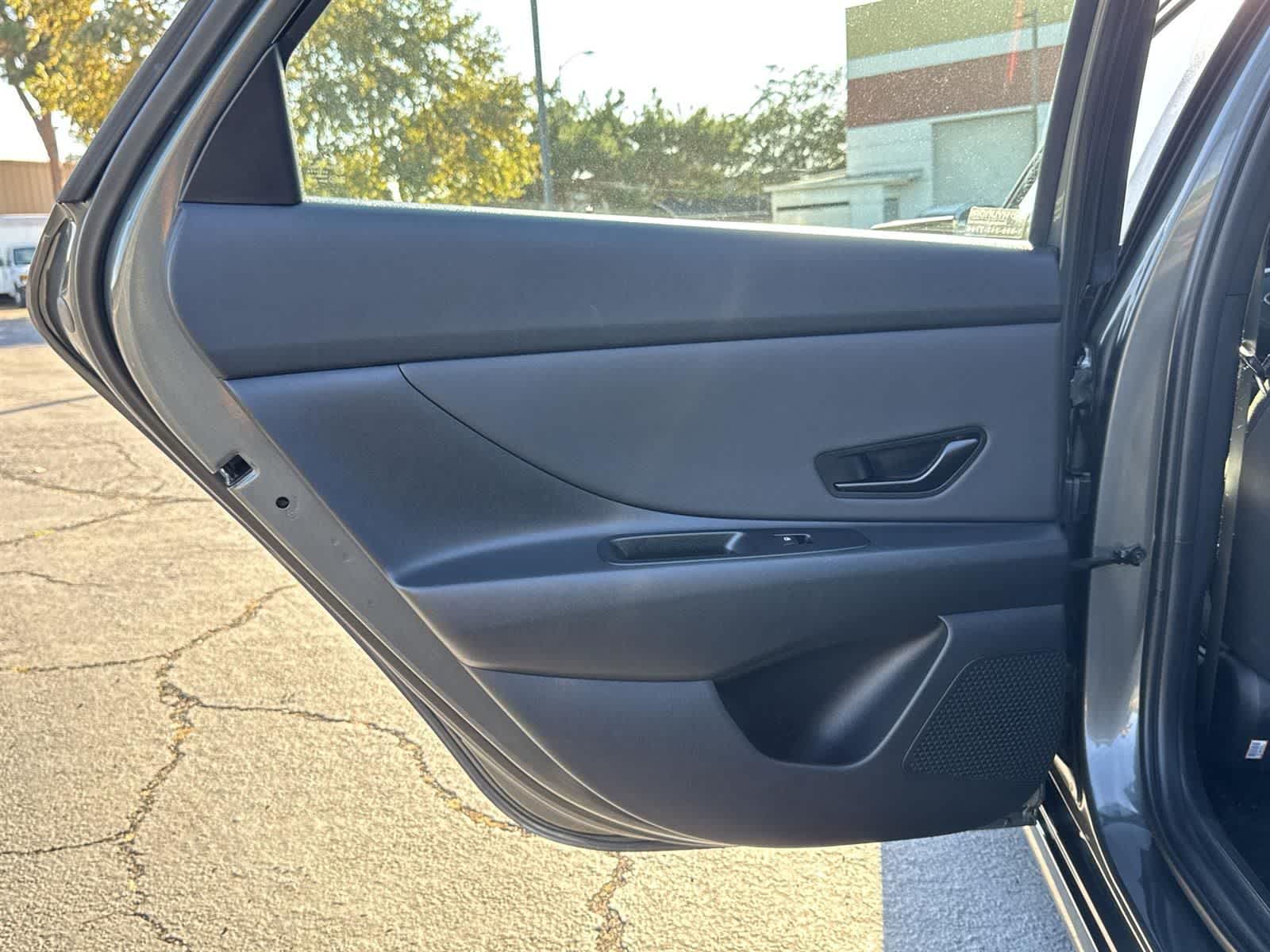 Thumbnail: 2025 Hyundai Elantra - 25