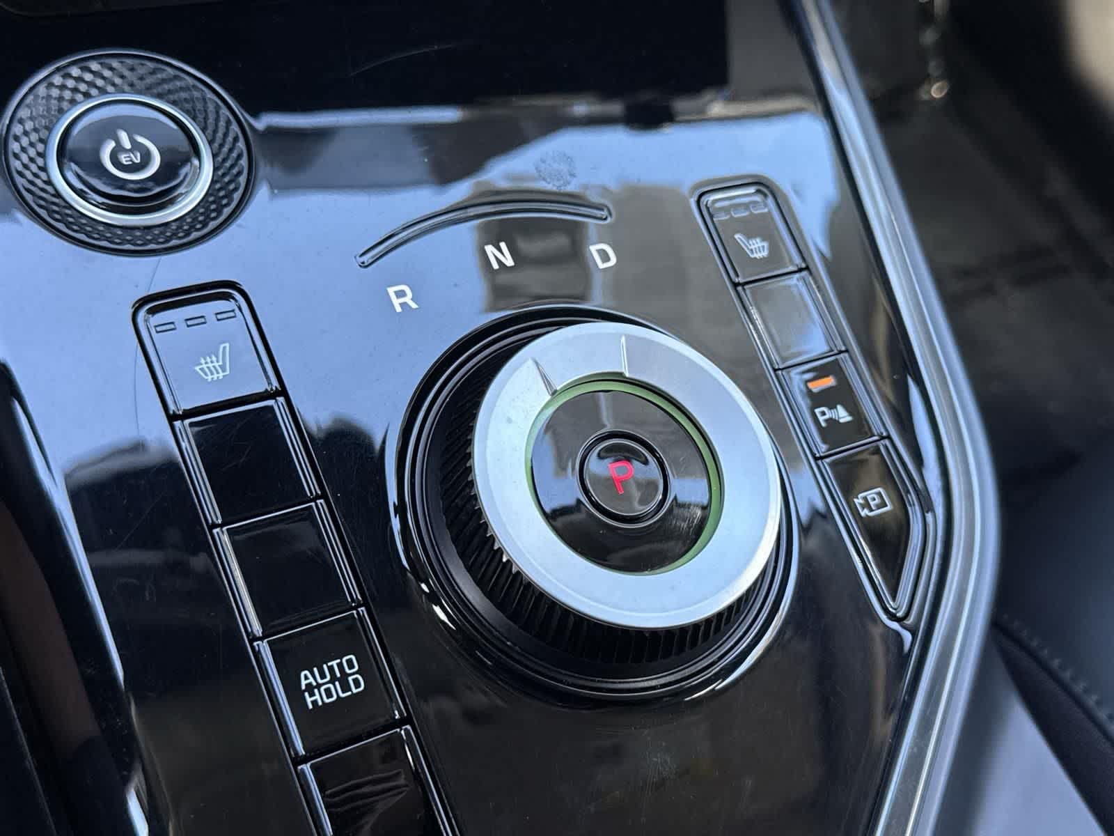 Thumbnail: 2024 Kia Niro - 14