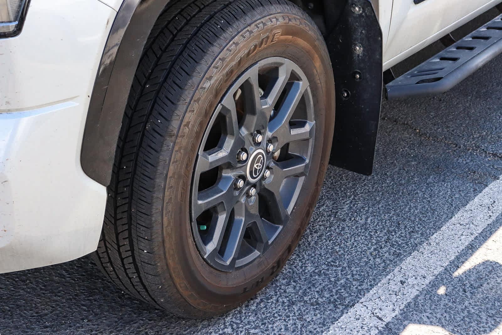 2023 Toyota Tundra Platinum Hybrid photo 4