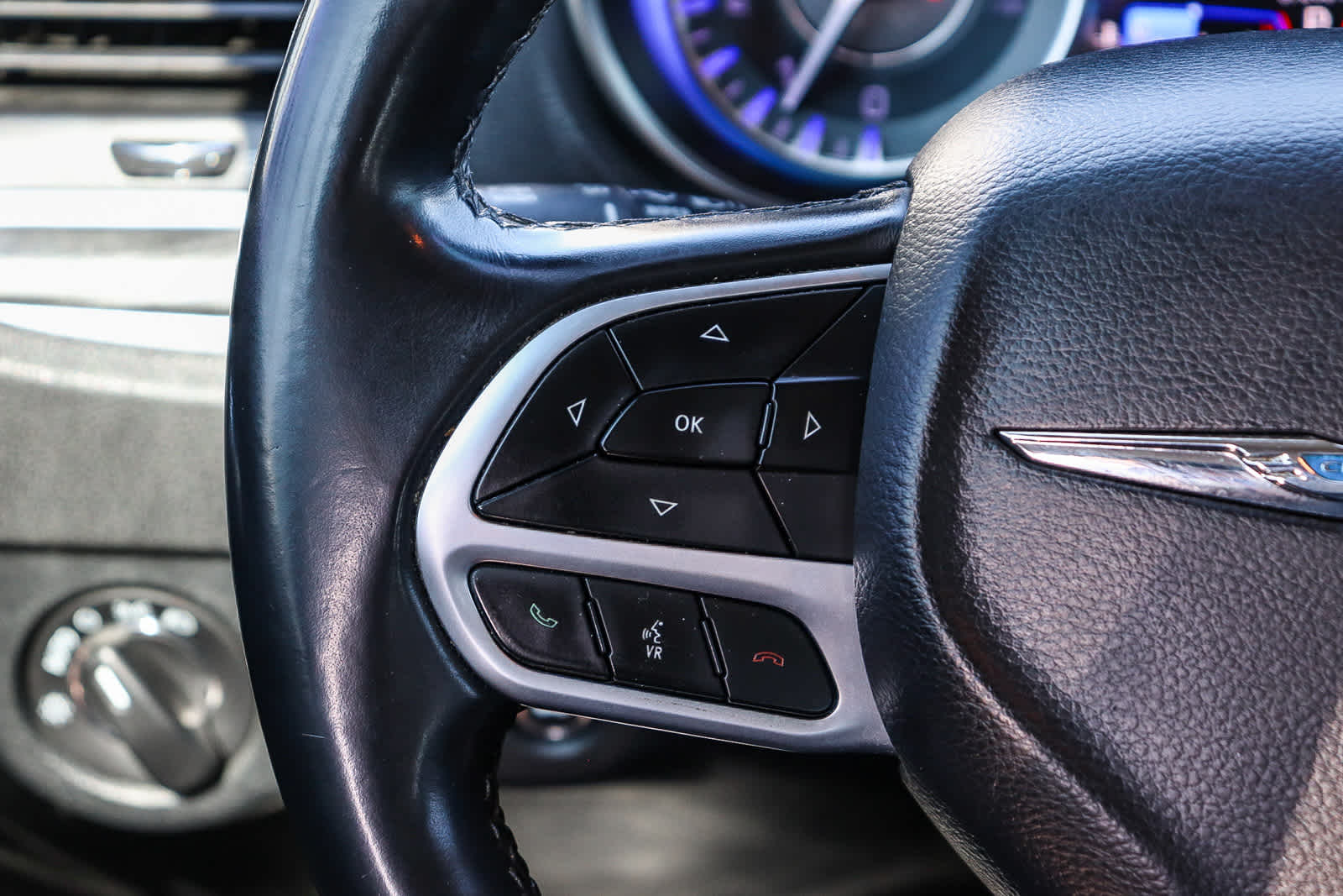 Thumbnail: 2018 Chrysler 300 - 17