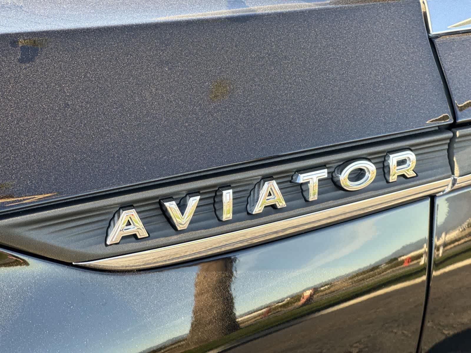 Thumbnail: 2023 Lincoln Aviator - 11