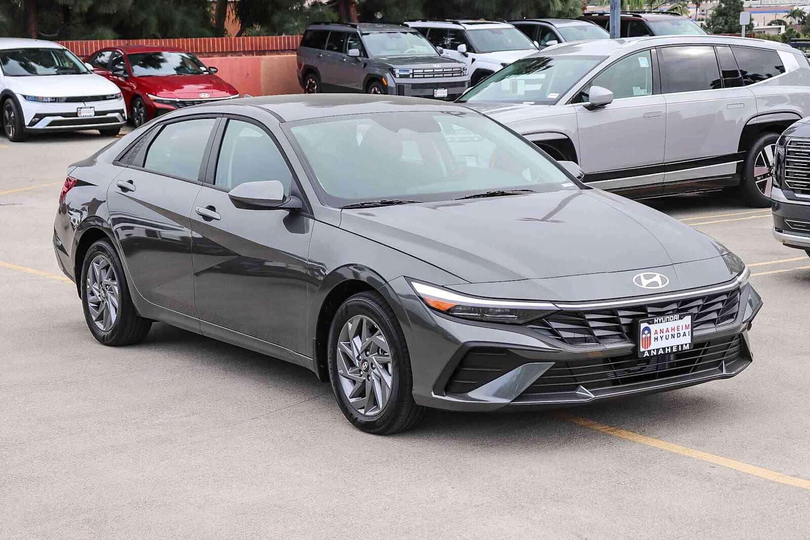 Thumbnail: 2026 Hyundai Elantra - 3