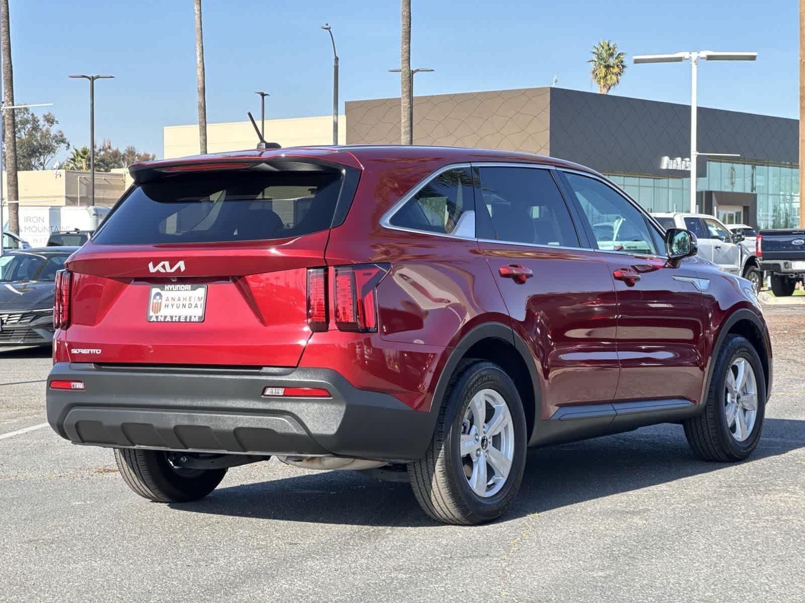 Thumbnail: 2023 Kia Sorento - 6