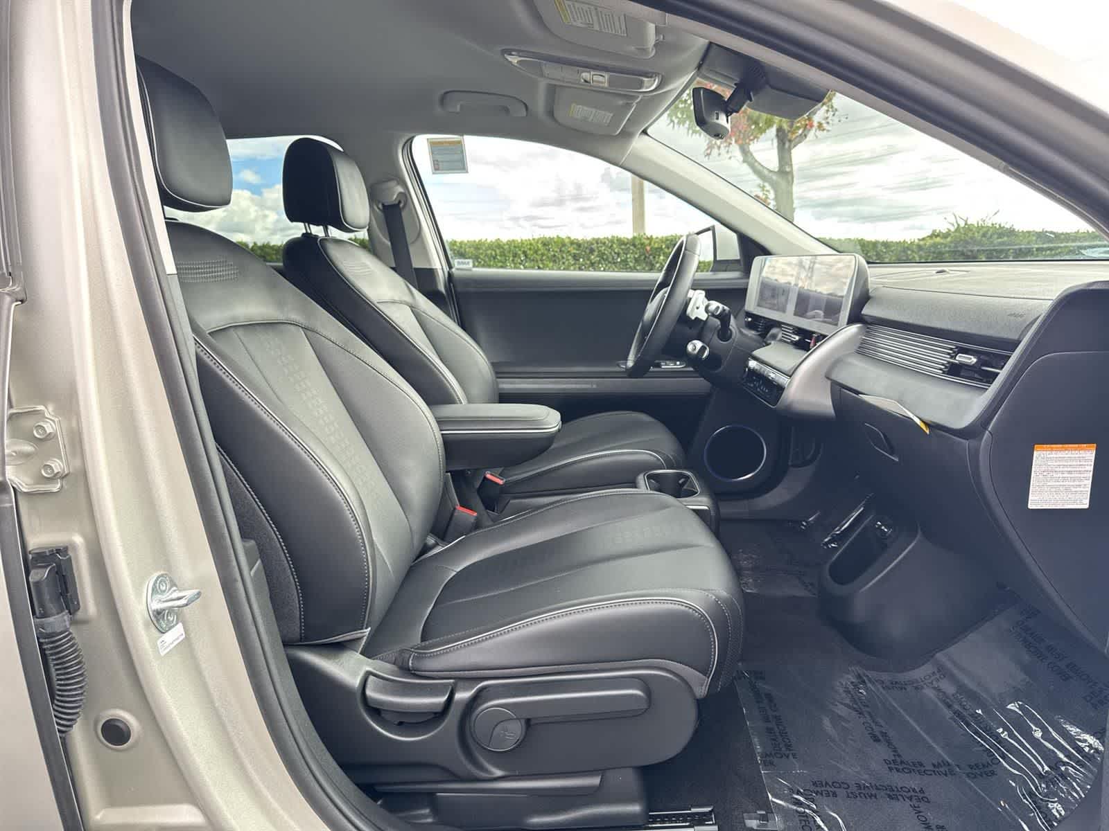 Thumbnail: 2023 Hyundai Ioniq 5 - 38