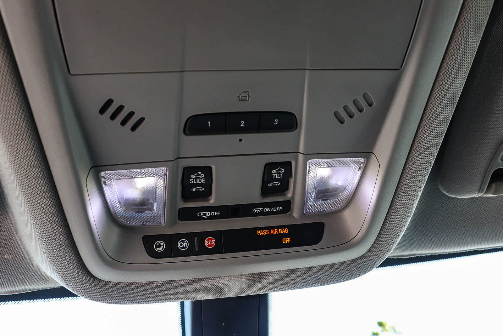 Thumbnail: 2018 GMC Acadia - 33