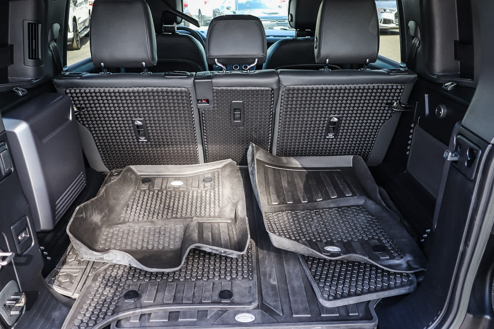 Thumbnail: 2023 Land Rover Defender - 21