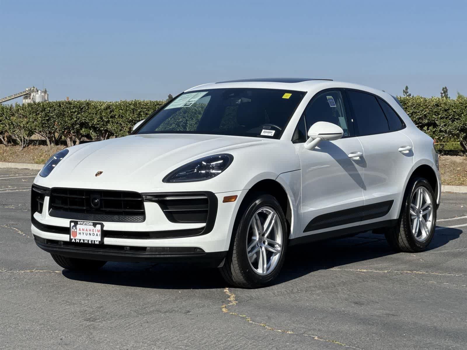 Thumbnail: 2024 Porsche Macan - 6