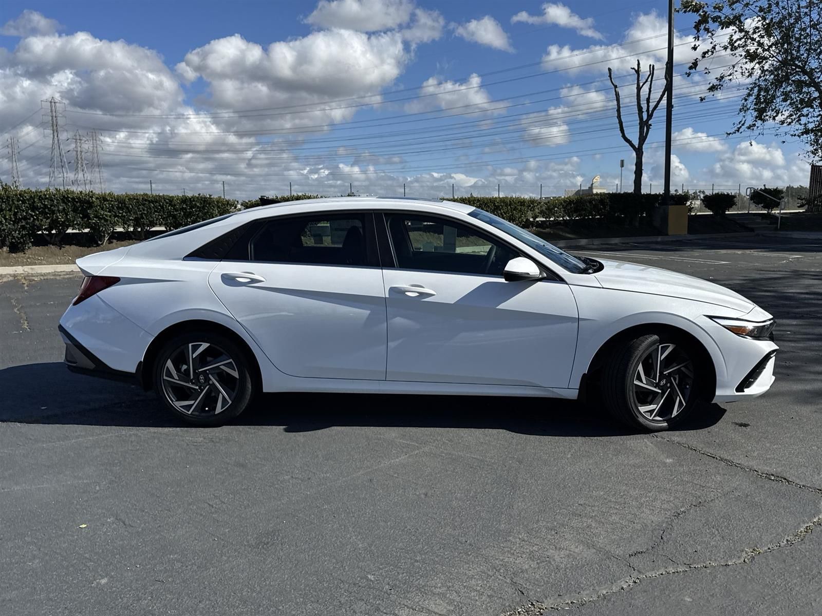 Thumbnail: 2025 Hyundai Elantra - 3