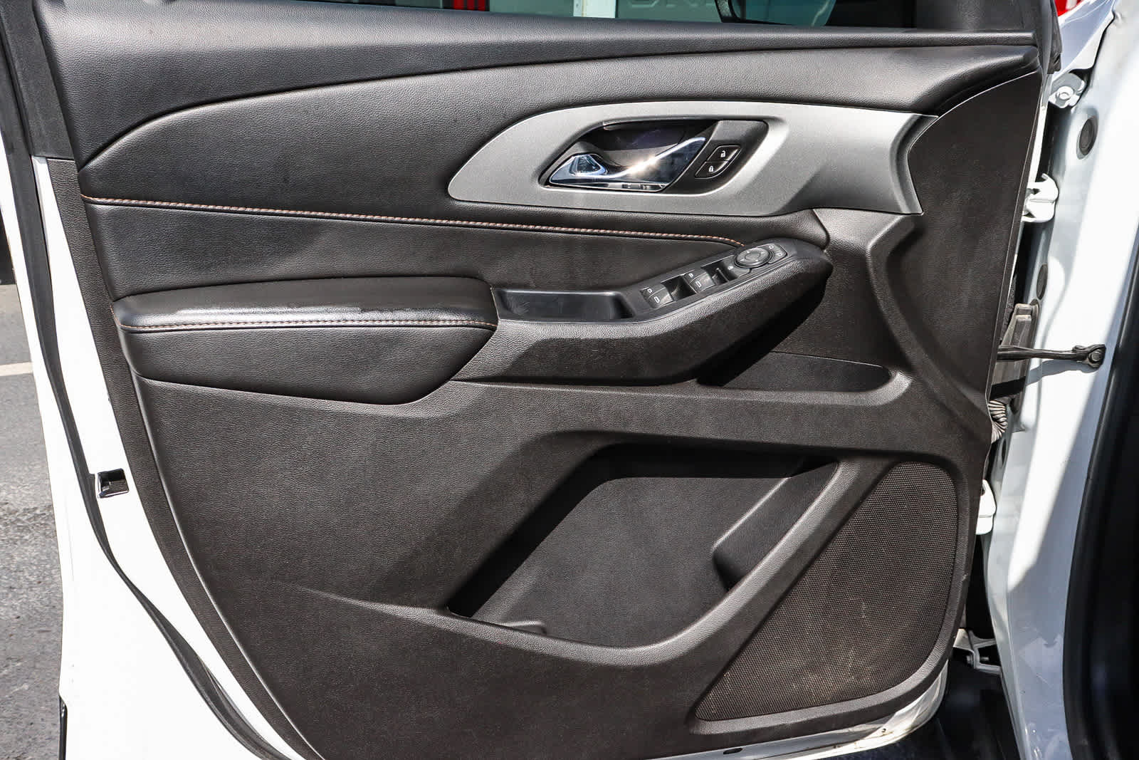 Thumbnail: 2021 Chevrolet Traverse - 23